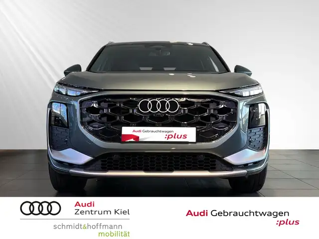 Audi Q3 view 2