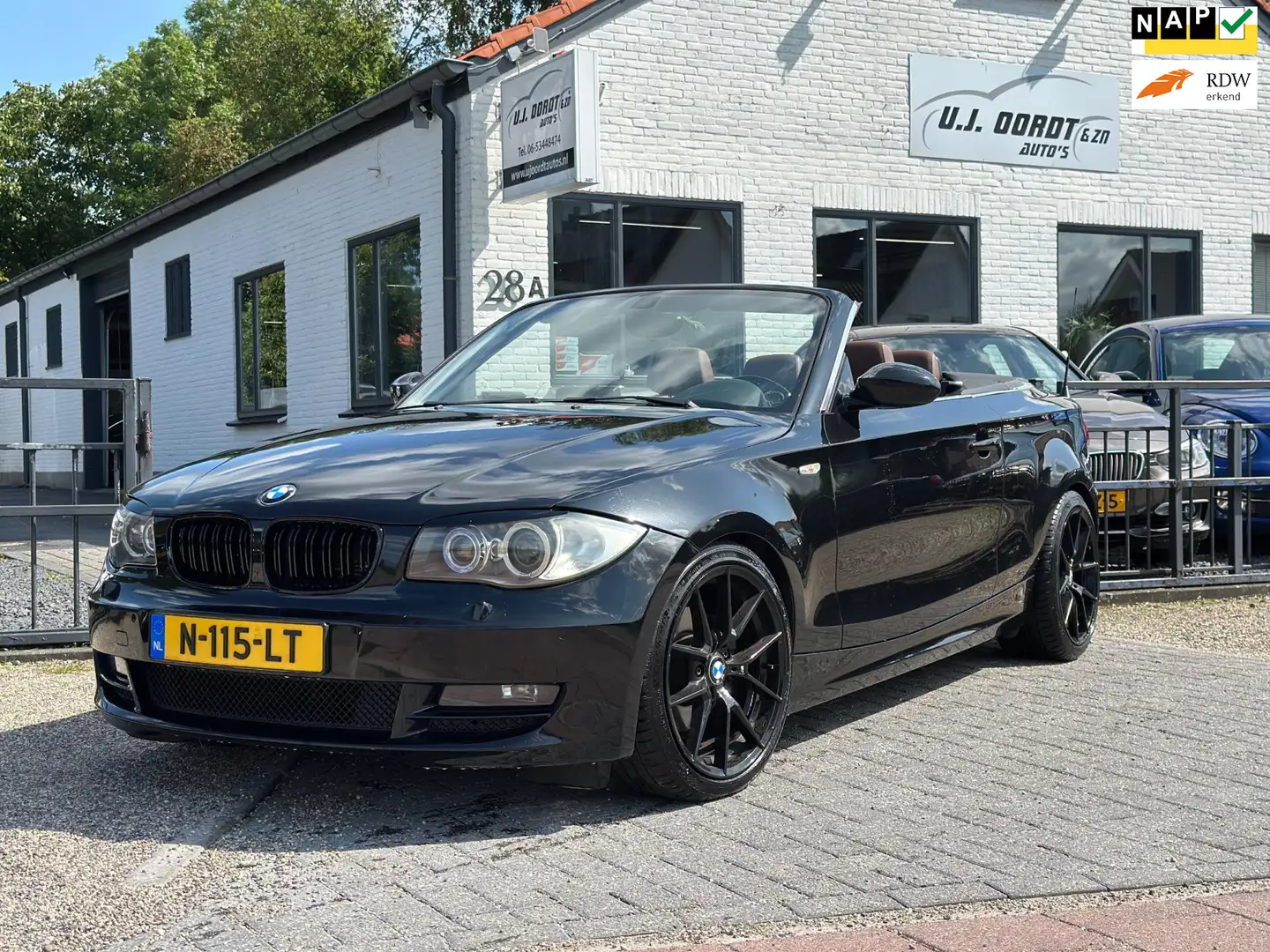BMW 125 1-serie Cabrio 125i zeer mooie auto ! Zwart - 1