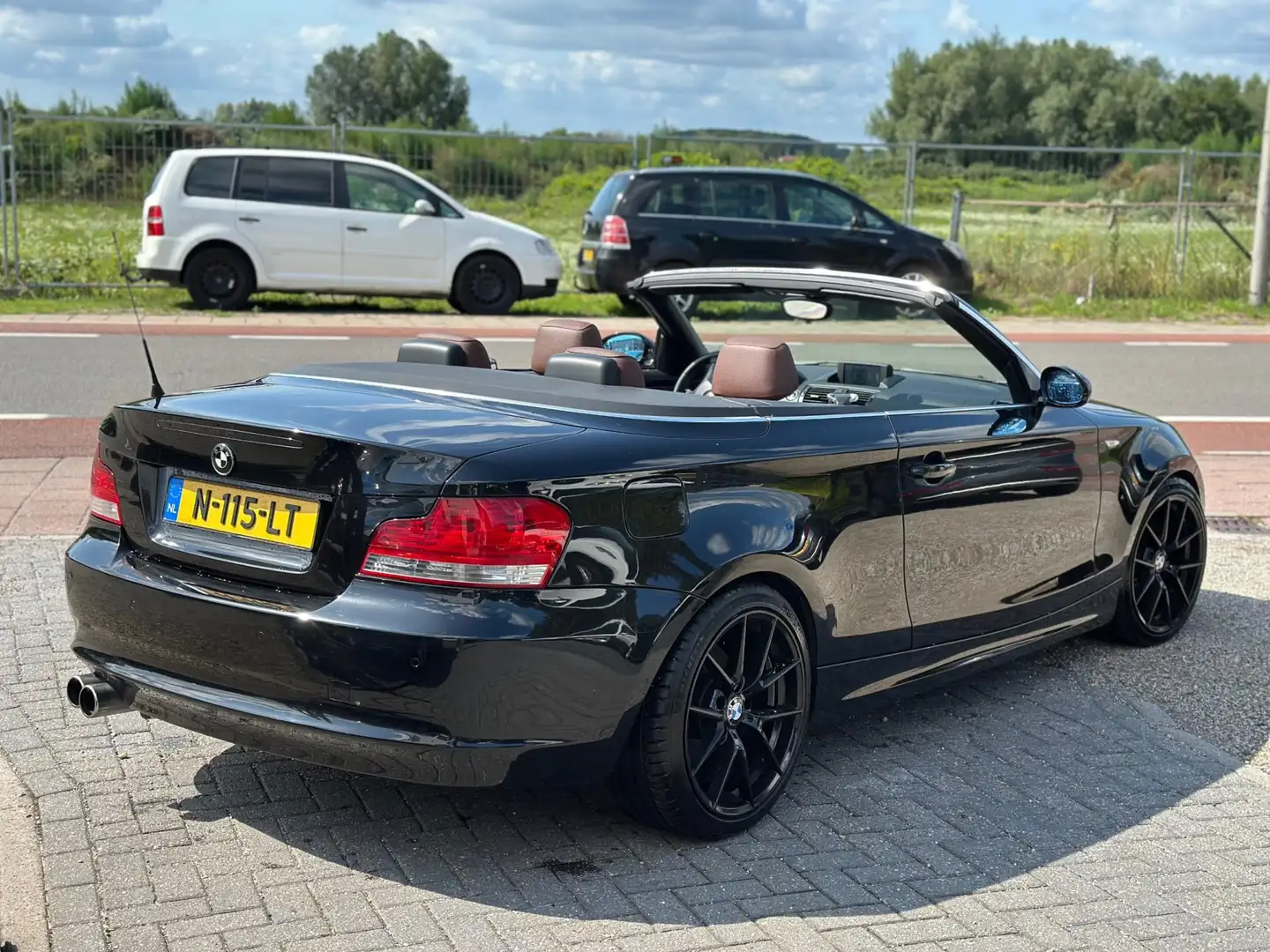 BMW 125 1-serie Cabrio 125i zeer mooie auto ! Zwart - 2
