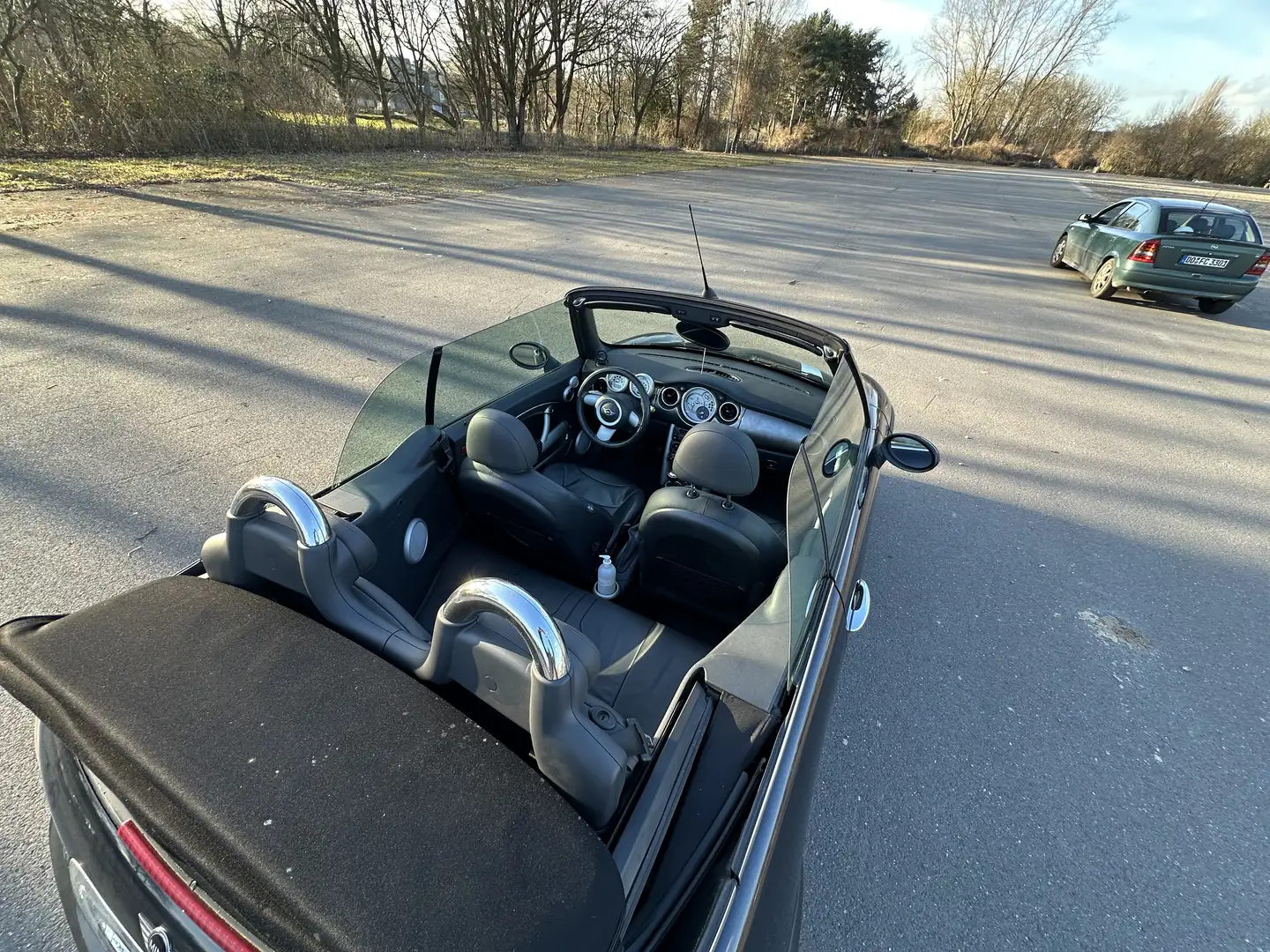 MINI Cooper Cooper Schwarz - 2