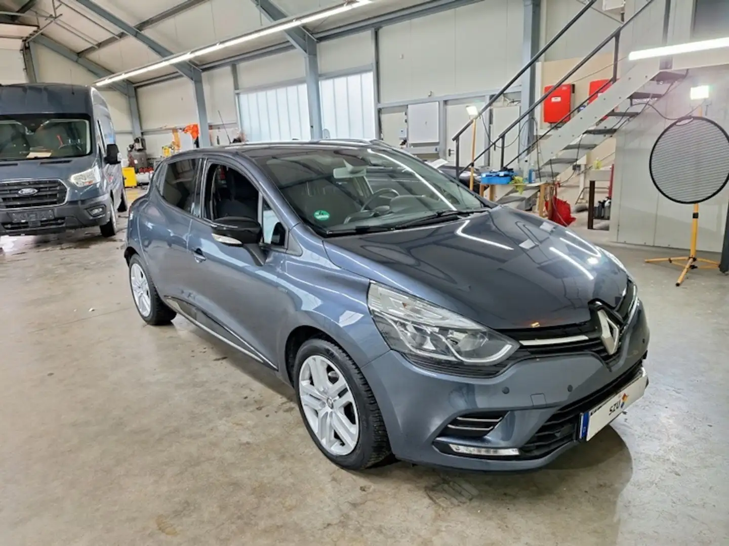 Renault Clio 1.5dCi90 Cargo 2S Navi 1.Hd E6 N1 POSSIBEL Gris - 1
