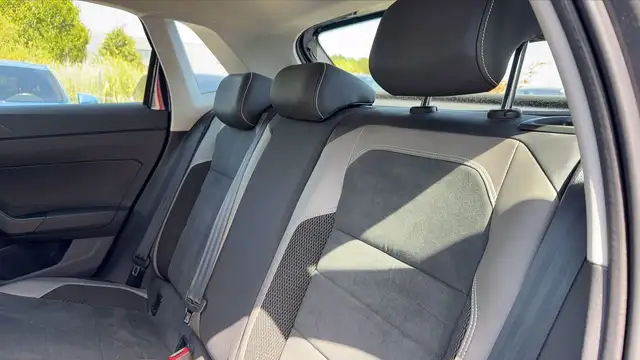 Volkswagen Polo view 9