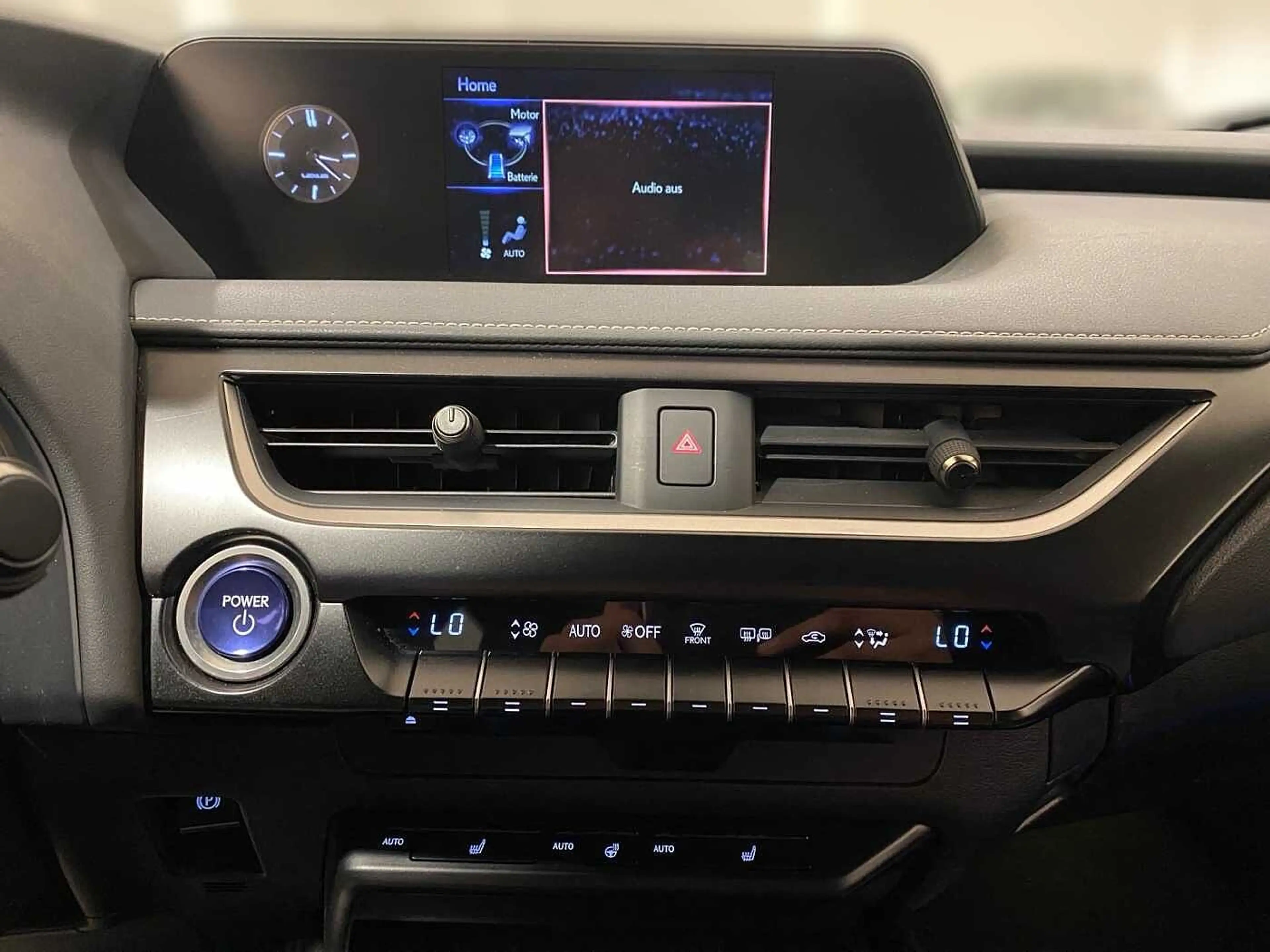 Lexus UX 250h Style Edition KAMERA SHZ — photo 13