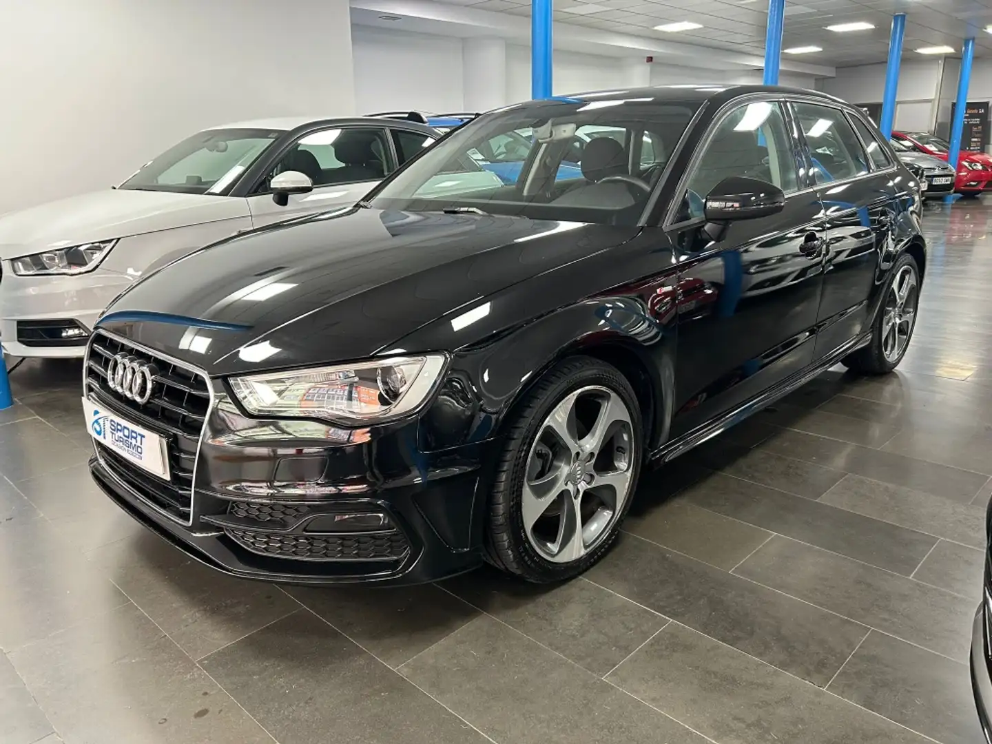 Audi A3 Sportback 1.6TDI S Line Edition 81kW Negro - 1