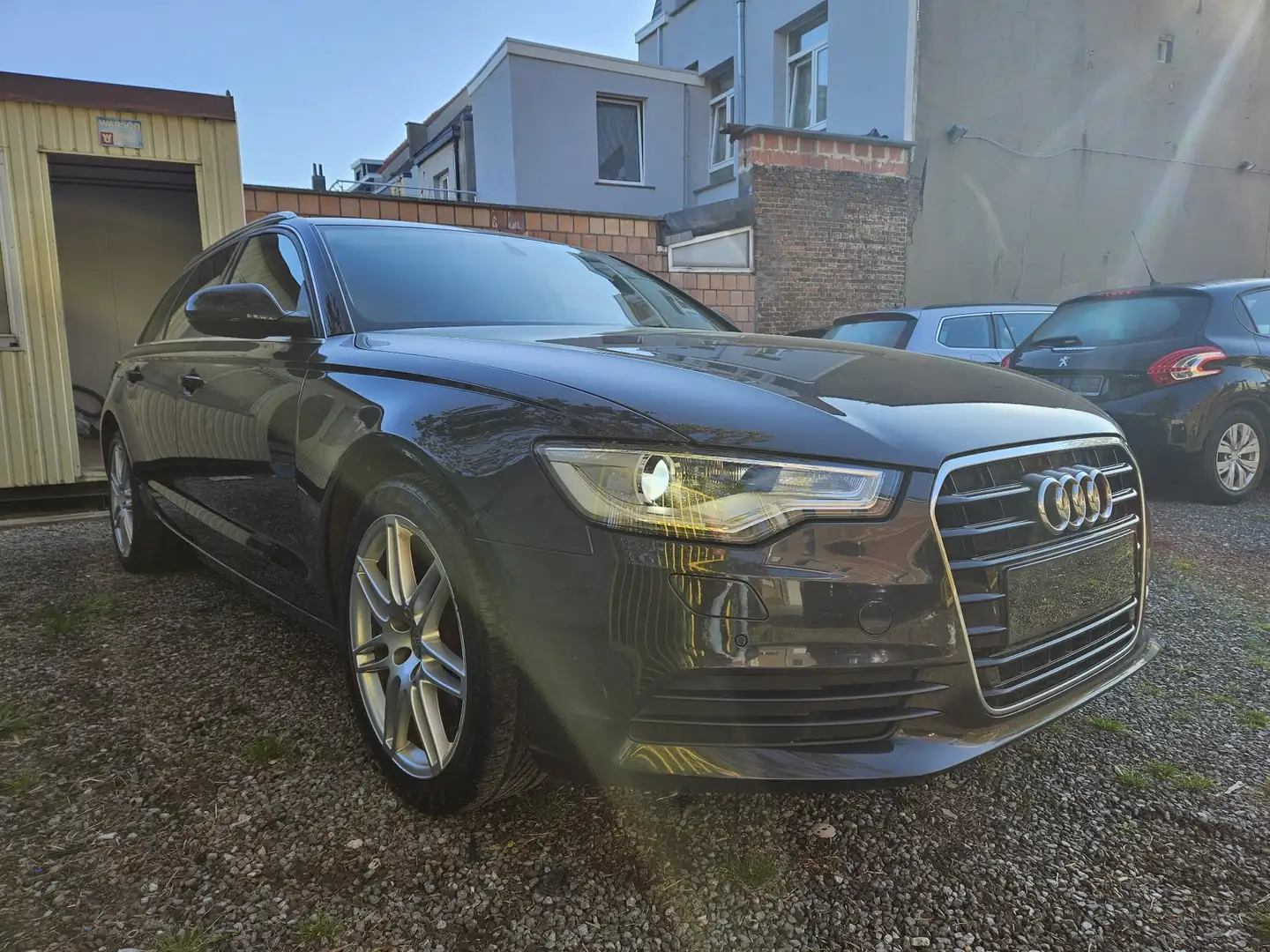 Audi A6 Avant 2.0 TDi S line Schwarz - 2