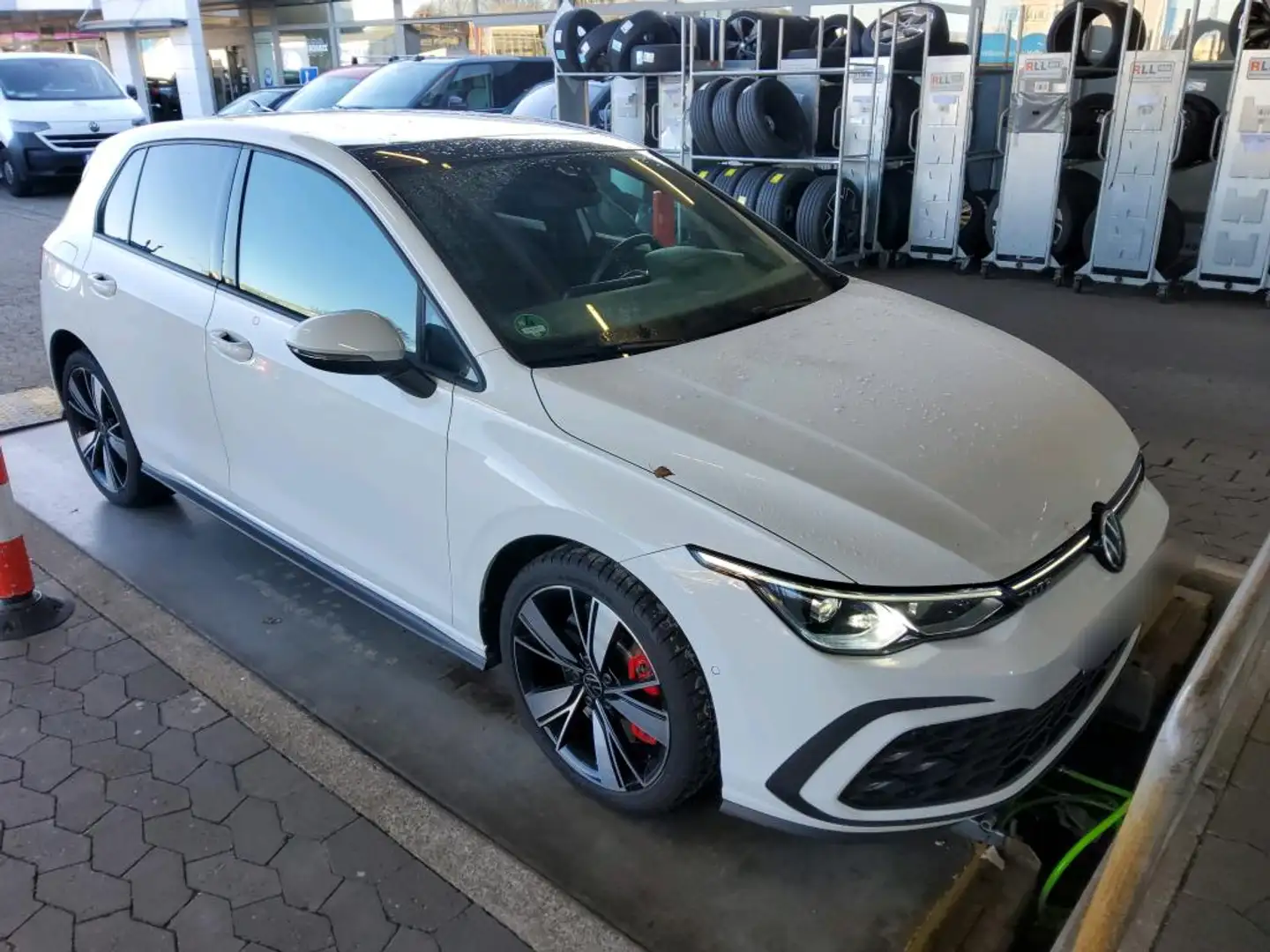 Volkswagen Golf GTE 1.4 eHybrid DSG NAVI PANORAMA KAMERA HEAD UP ACC ALU APS SITZHEIZUNG CLIMATRONIC Weiß - 2