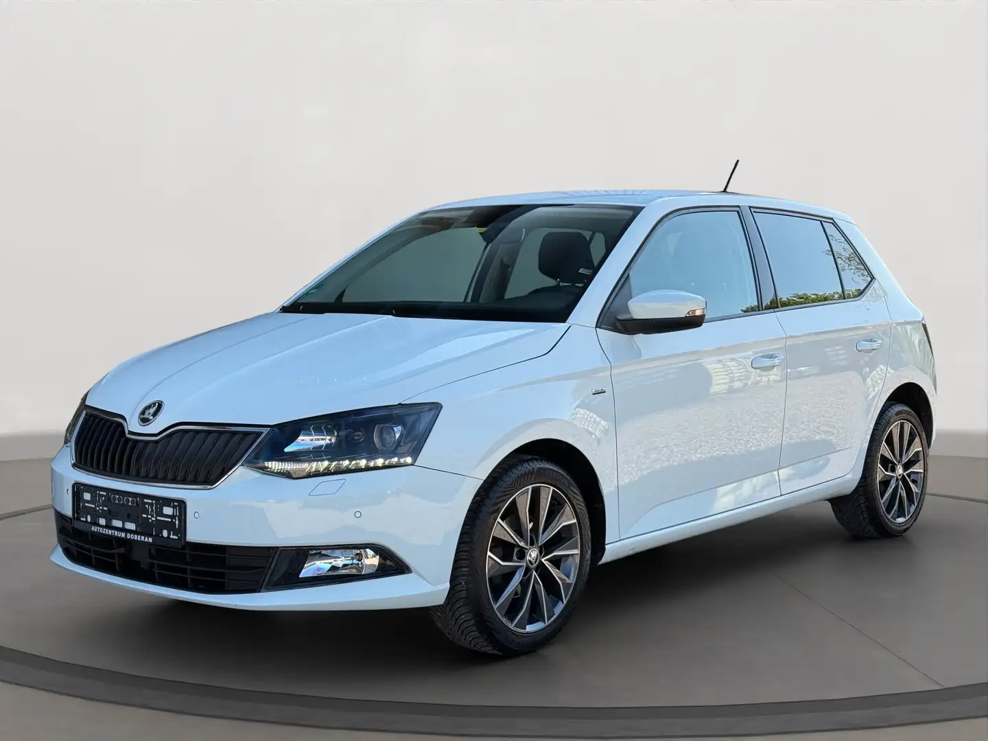 Skoda Fabia Drive LED DAB PDC Bluetooth Tempomat Sitzheizung Blanc - 1