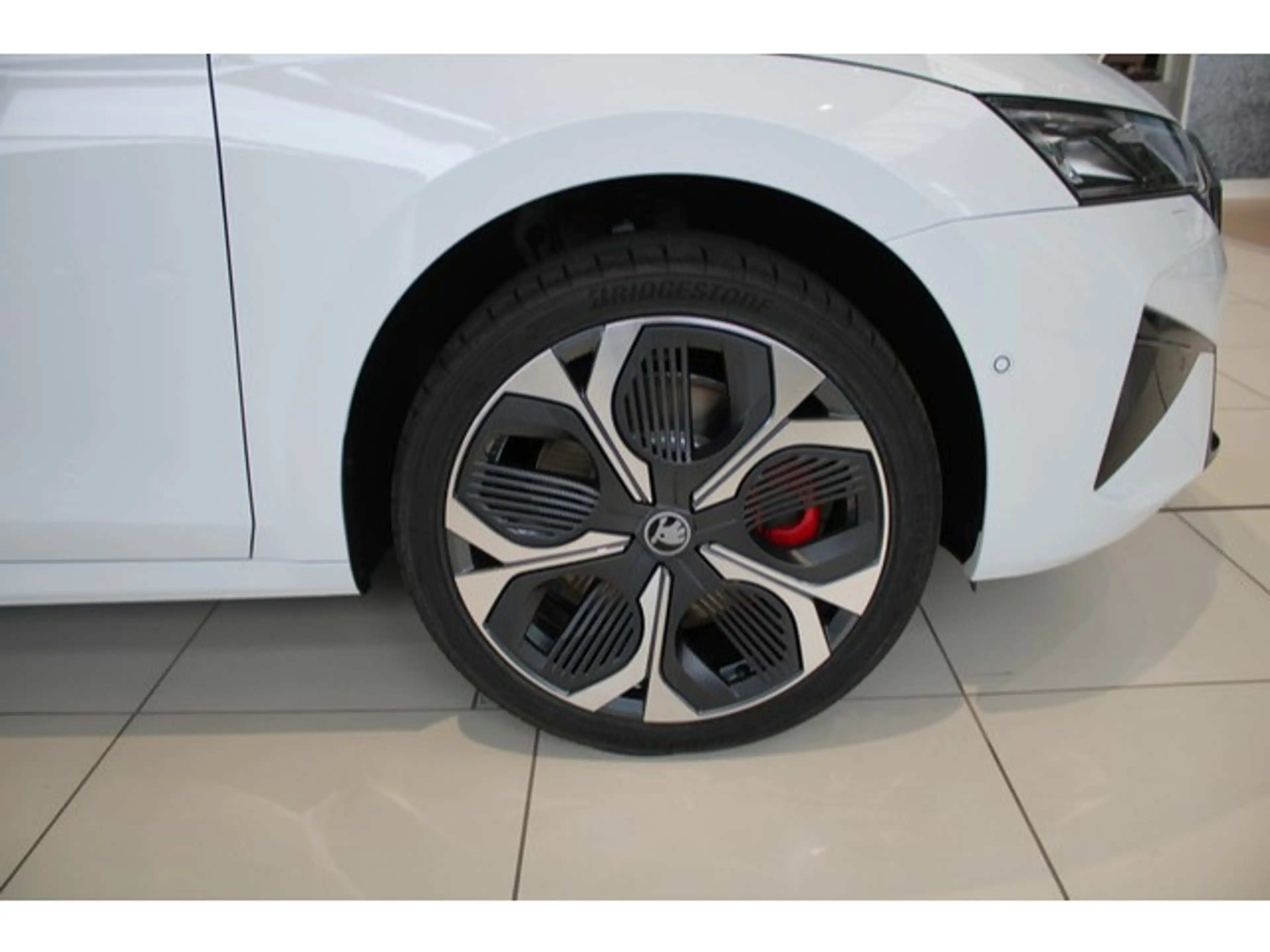 Skoda Octavia Lim. 2.0 TSI 195 kW RS — photo 4