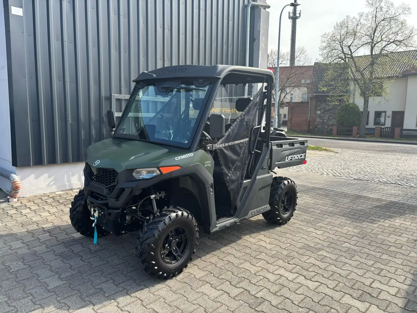 CFMOTO UFORCE 600 bež - 1
