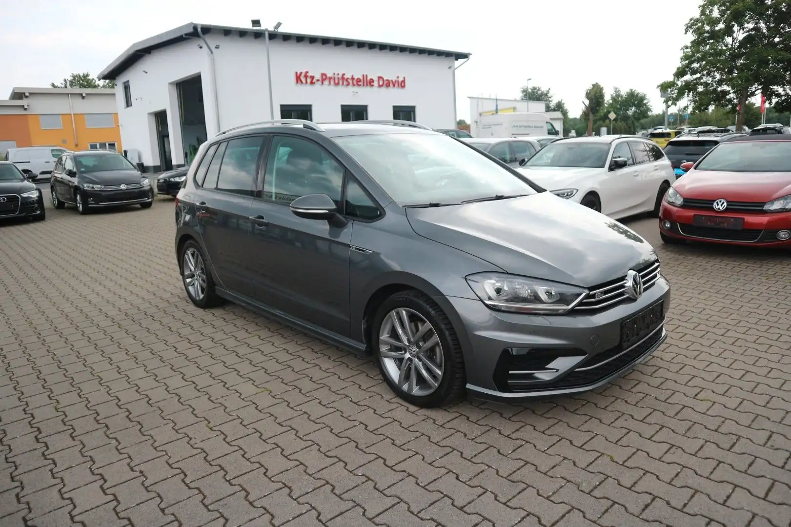 Volkswagen Golf Sportsvan Golf 1.4 TSI Sportsvan VII Comfortl. R-Line DSG Gris - 2