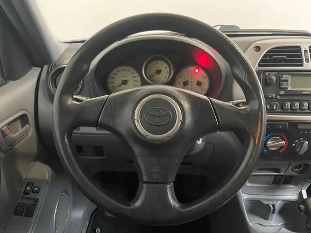 Toyota Rav4 view 9