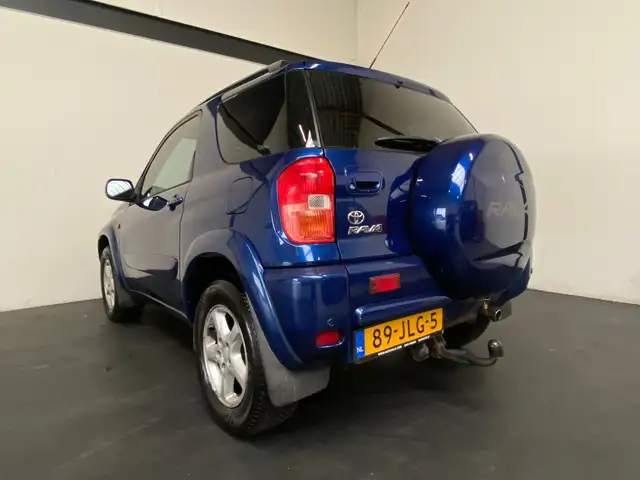 Toyota Rav4 view 16