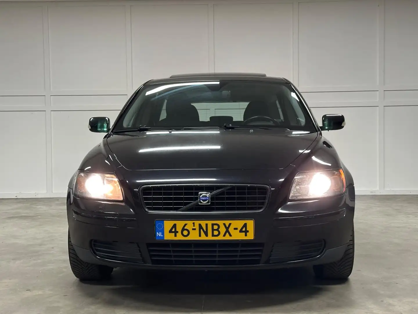 Volvo V50 2.4 Elan / Automaat / Schuidak / Airco / Noir - 2