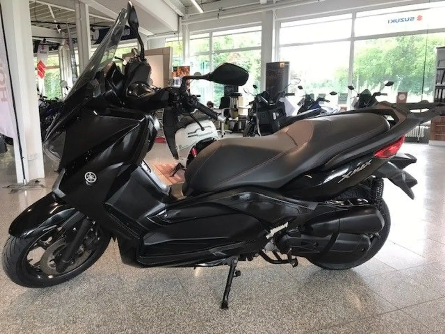 Yamaha X-Max 125 Negru - 1