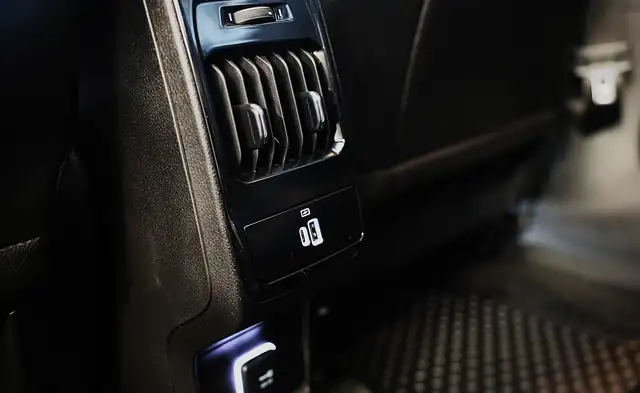 Jeep Compass view 25