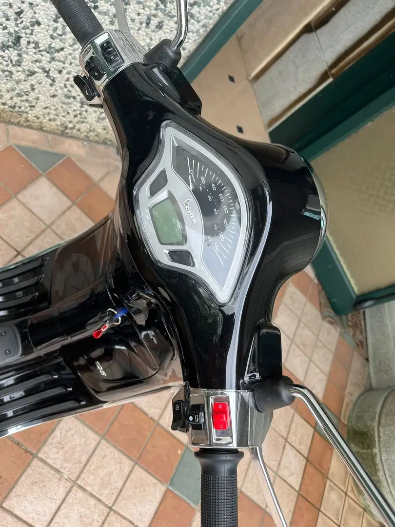 Piaggio Primavera 125 Zwart - 2