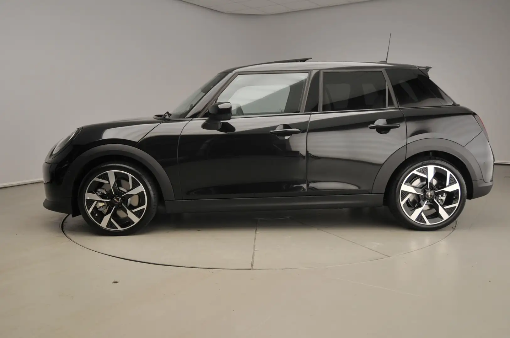 MINI Cooper S 5-deurs Automaat / Panoramadak / Harman-Kardon / J Noir - 2