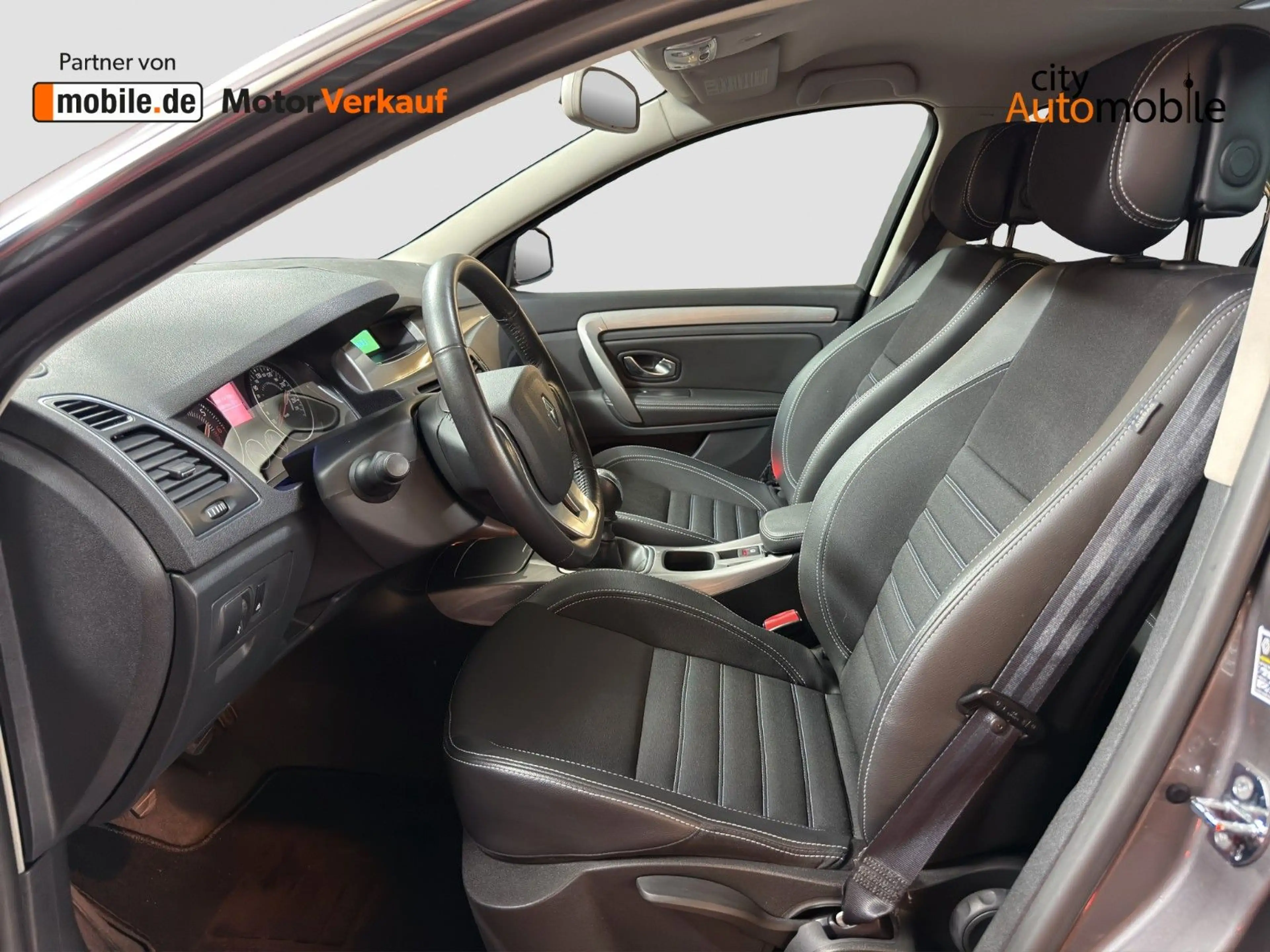 Renault Laguna III Grandtour Paris/1.Hand/Leder/PDC/BT — photo 9