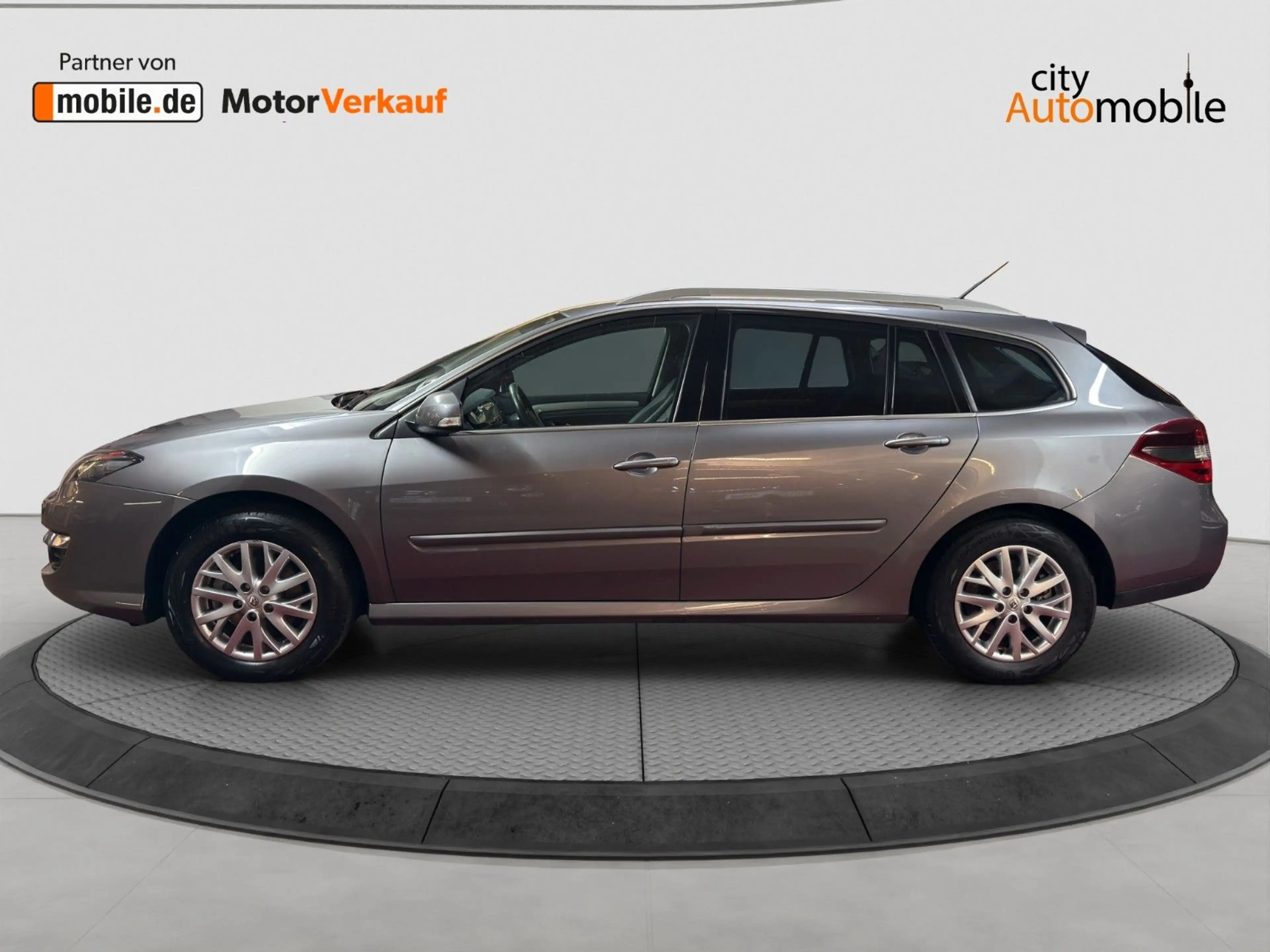 Renault Laguna III Grandtour Paris/1.Hand/Leder/PDC/BT — photo 2