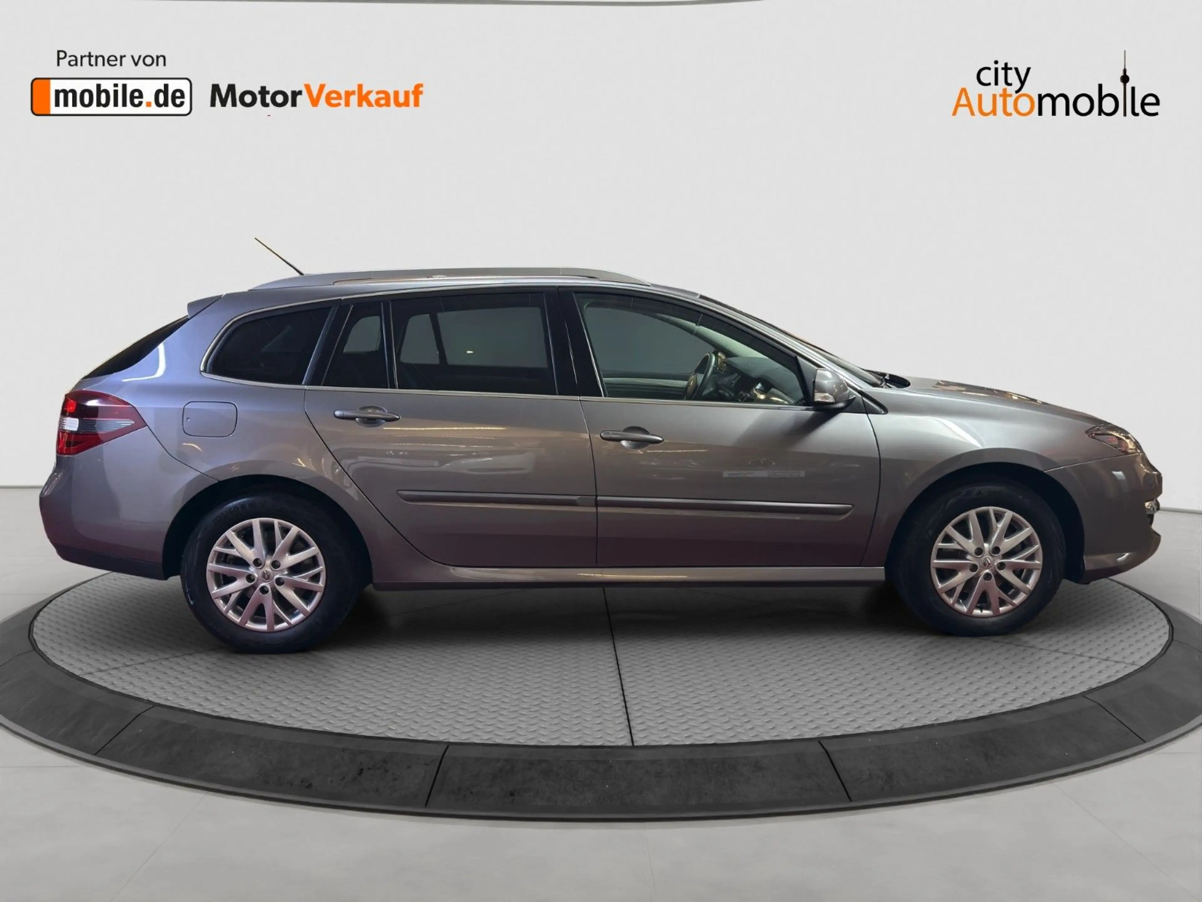 Renault Laguna III Grandtour Paris/1.Hand/Leder/PDC/BT — photo 6