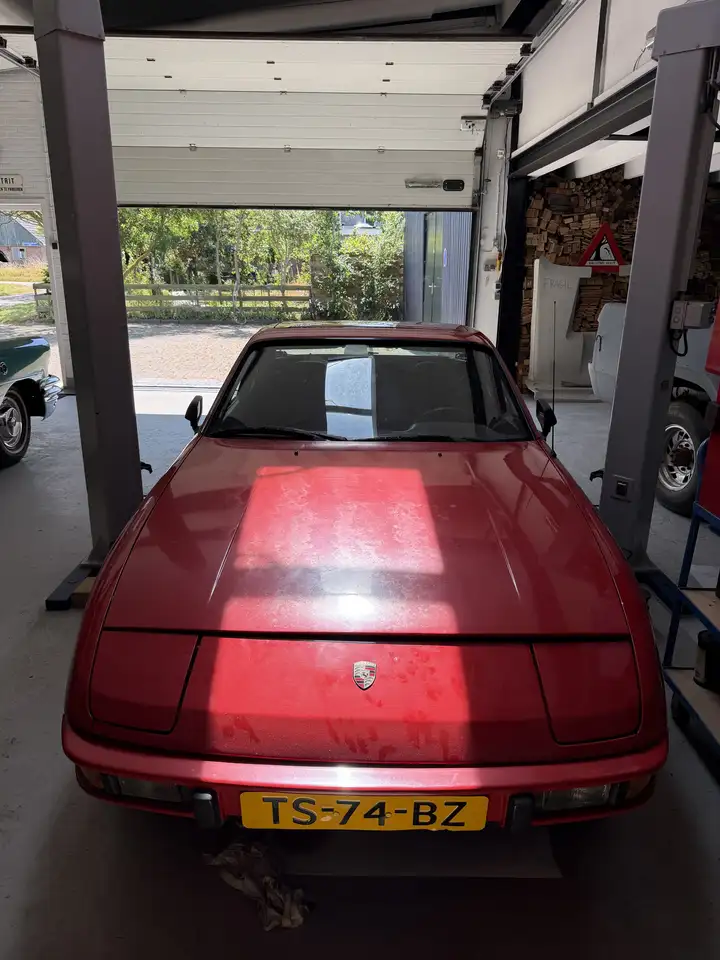 Porsche 924, foto 2