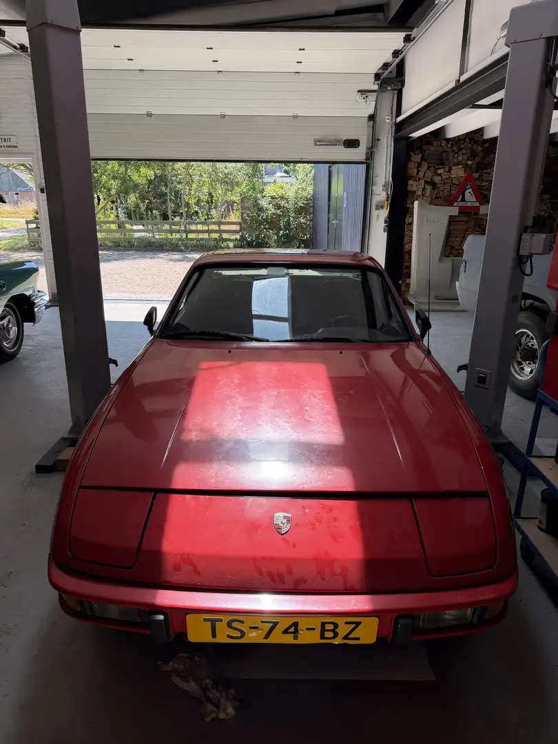 Porsche 924 Rot - 2