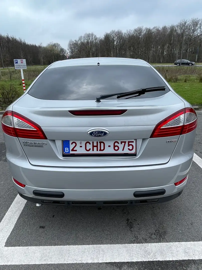Ford Mondeo 1.8 TDCi Trend Gris - 2