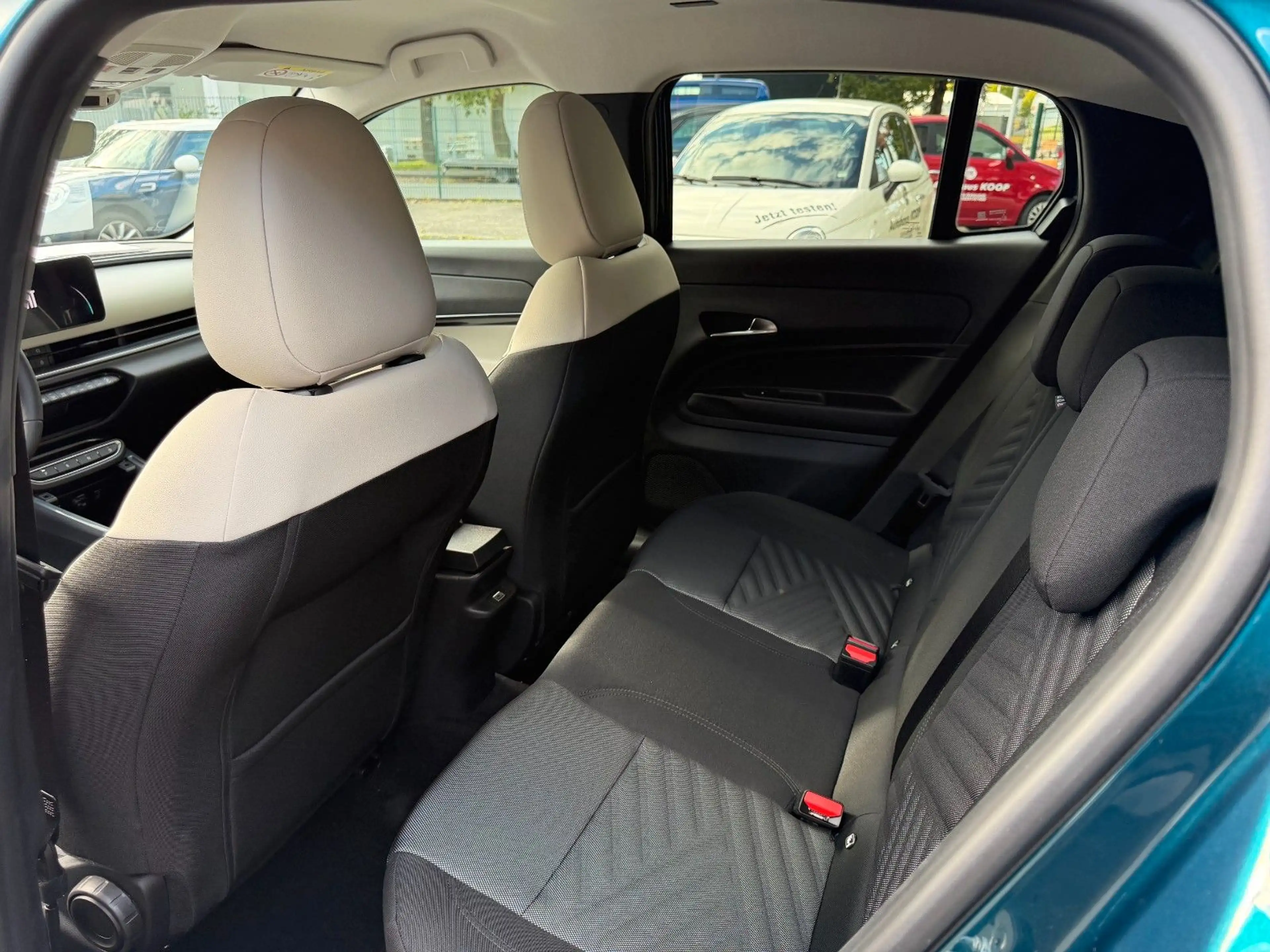 Fiat 600 1.2 Hybrid T3 81 kW eDCT LA PRIMA — photo 11