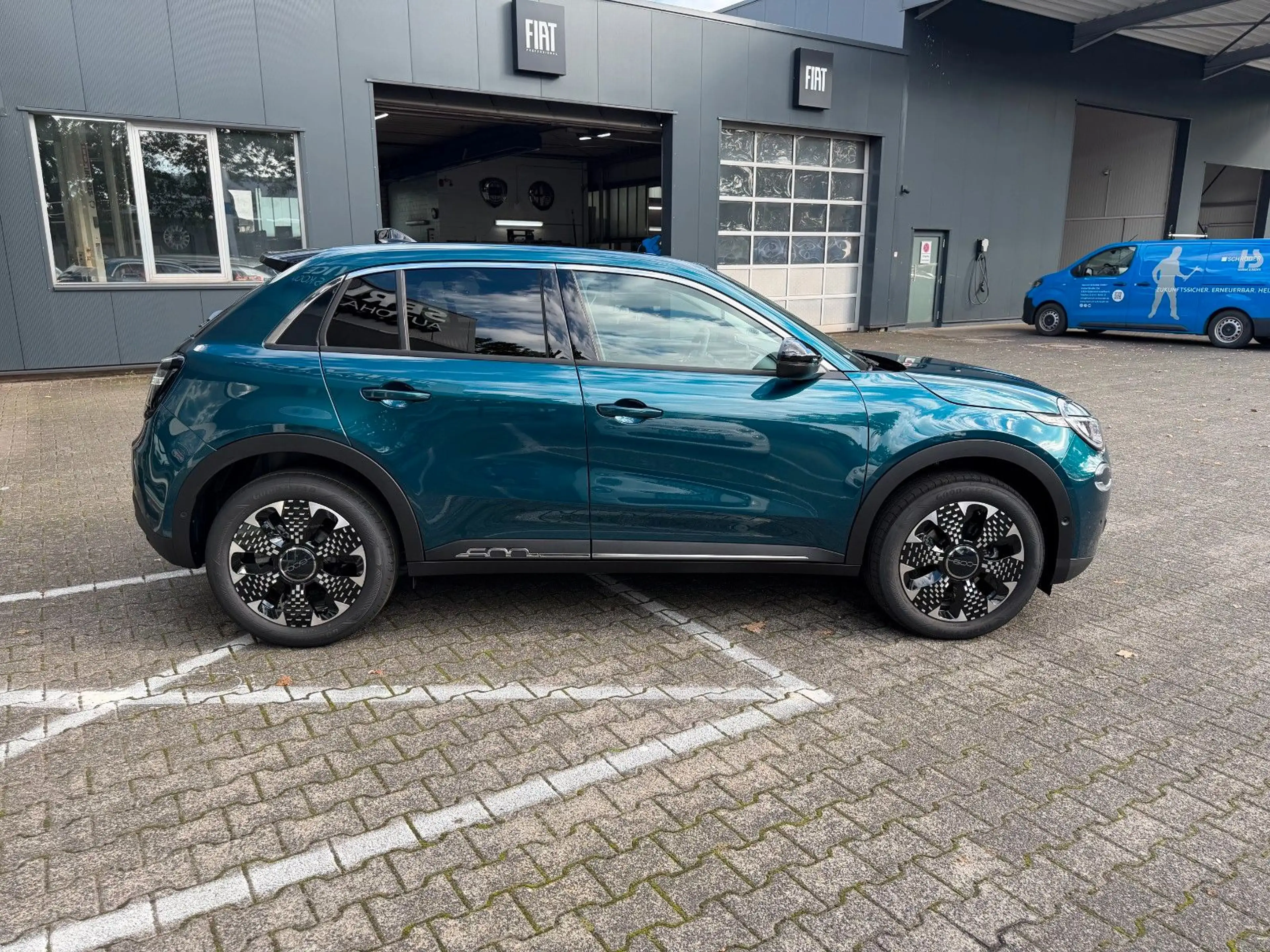 Fiat 600 1.2 Hybrid T3 81 kW eDCT LA PRIMA — photo 4