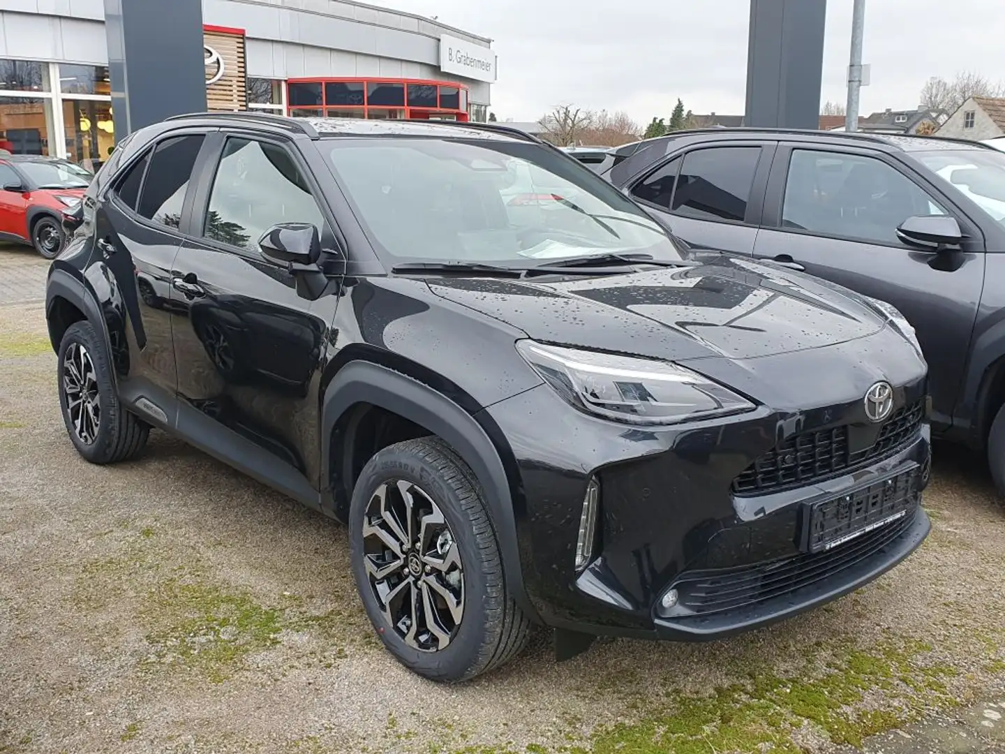 Toyota Yaris Cross Hybrid 130 1.5 VVT-i Teamplayer (XPB1) Schwarz - 2