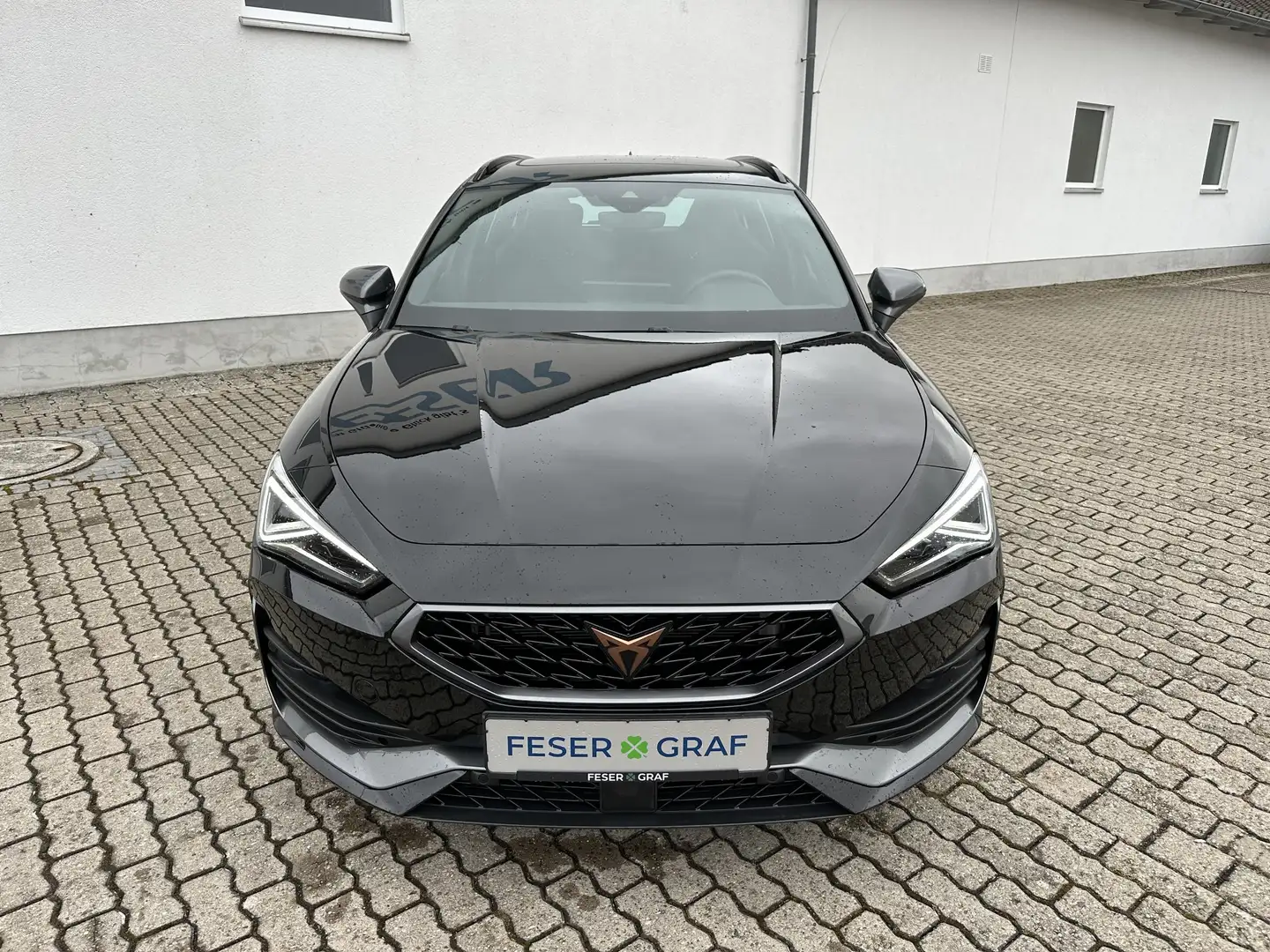 CUPRA Leon Sportstourer 1.5 eTSI eHECK FaPa-XL MATRIX PANO Schwarz - 2