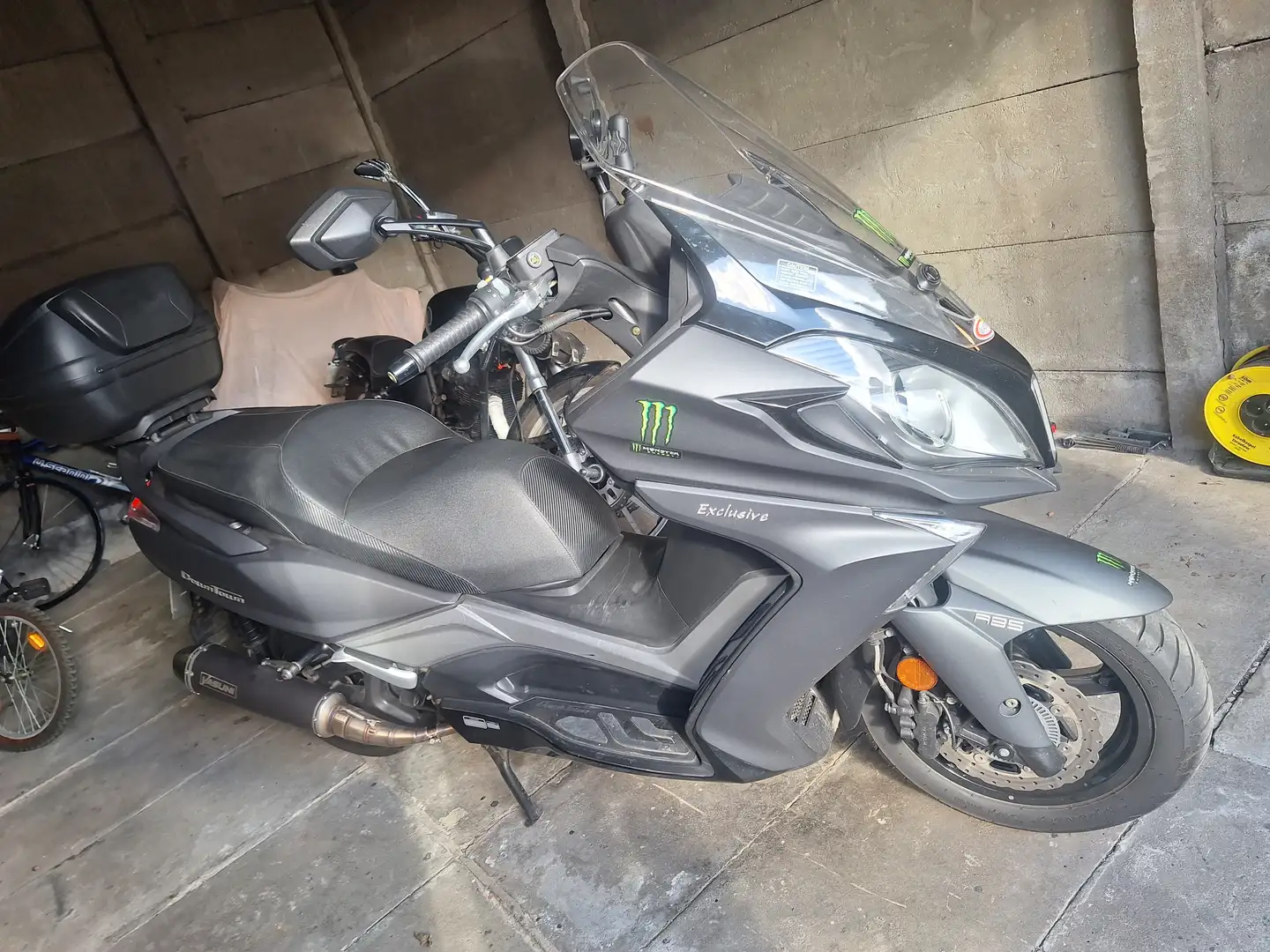 Kymco Downtown 125i D2.2 Fekete - 1