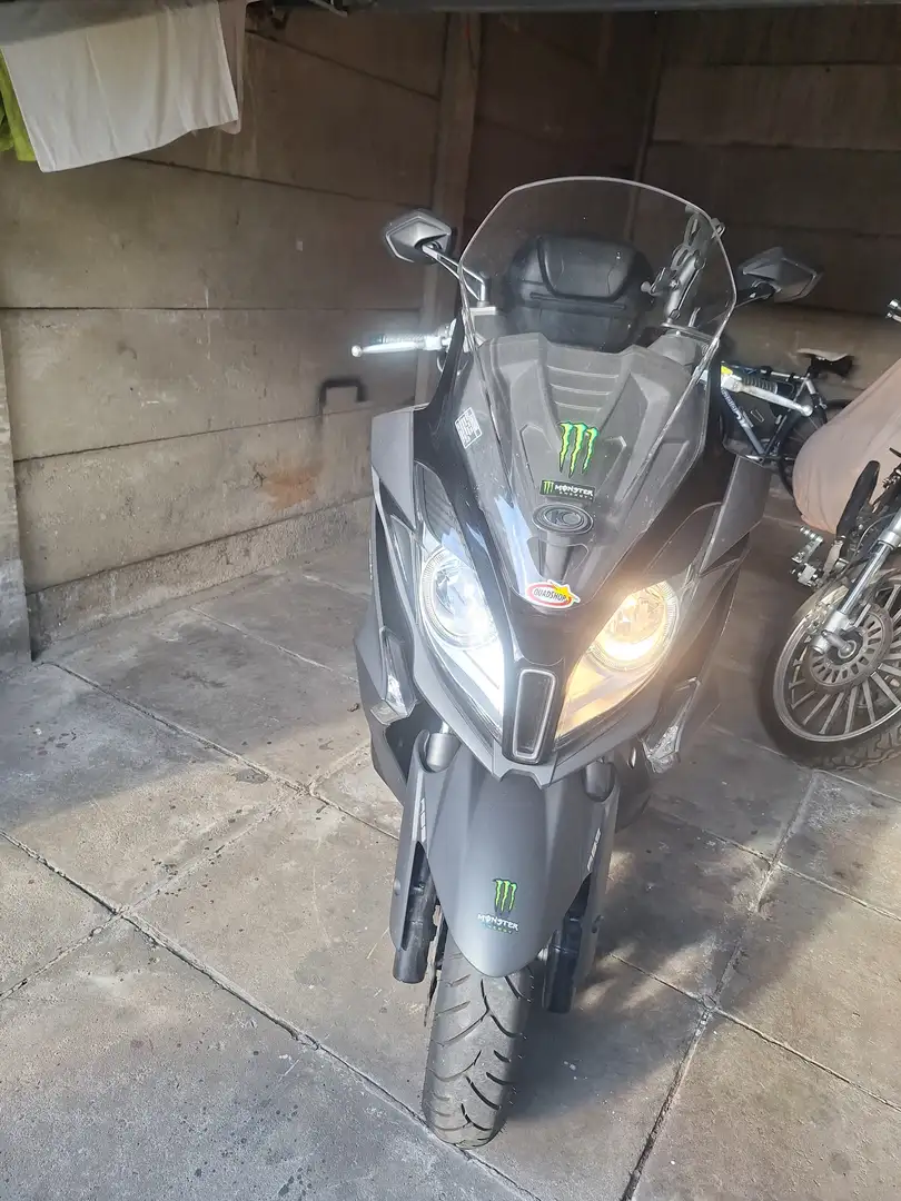 Kymco Downtown 125i D2.2 Fekete - 2