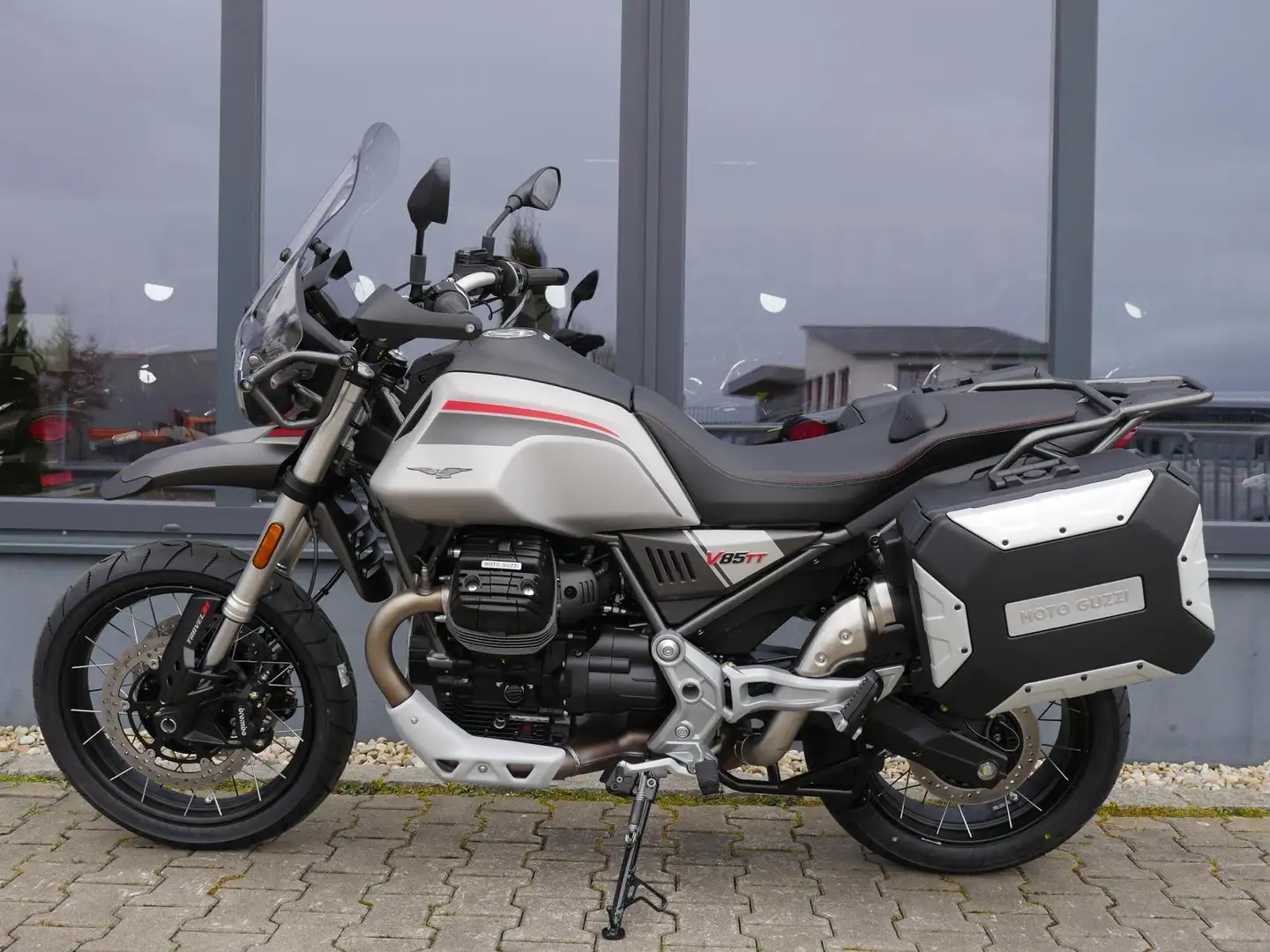 Moto Guzzi V 85 TT Travel - Grau Grigna - Sonderpreis - 2