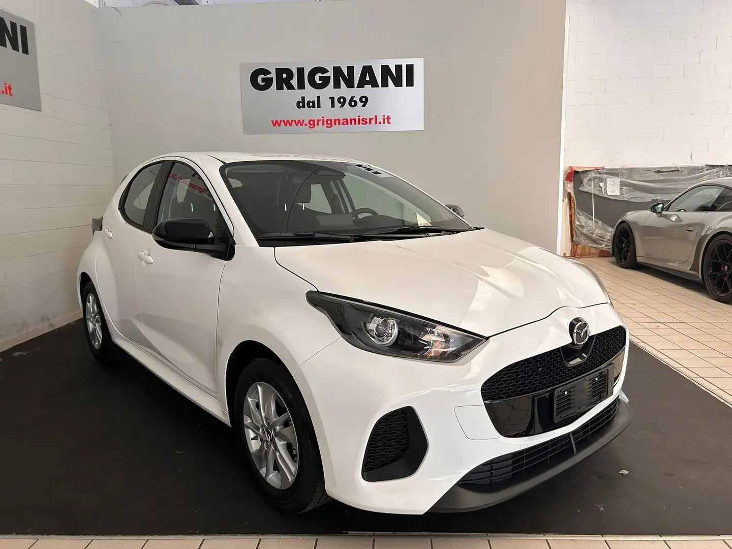 Mazda 2 Mazda2 Hybrid 1.5 VVT e-CVT Full Hybrid Electric Bianco - 1