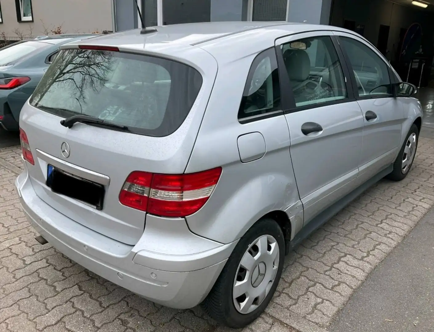 Mercedes-Benz B 180 Automatik Klima 2 Hand Preis inkl Neu Tüv Grau - 2