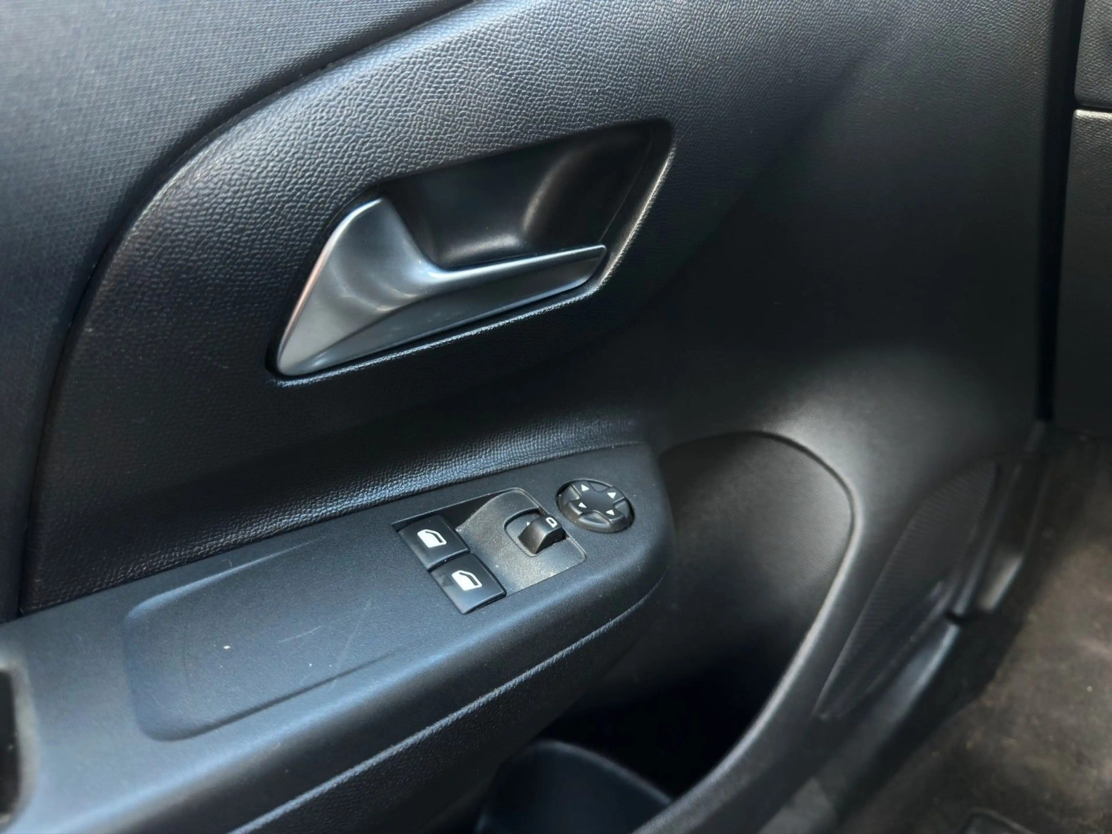 Opel Corsa F 1.2"Edition" Sitzheizung/Garantie/1-Hand — photo 15