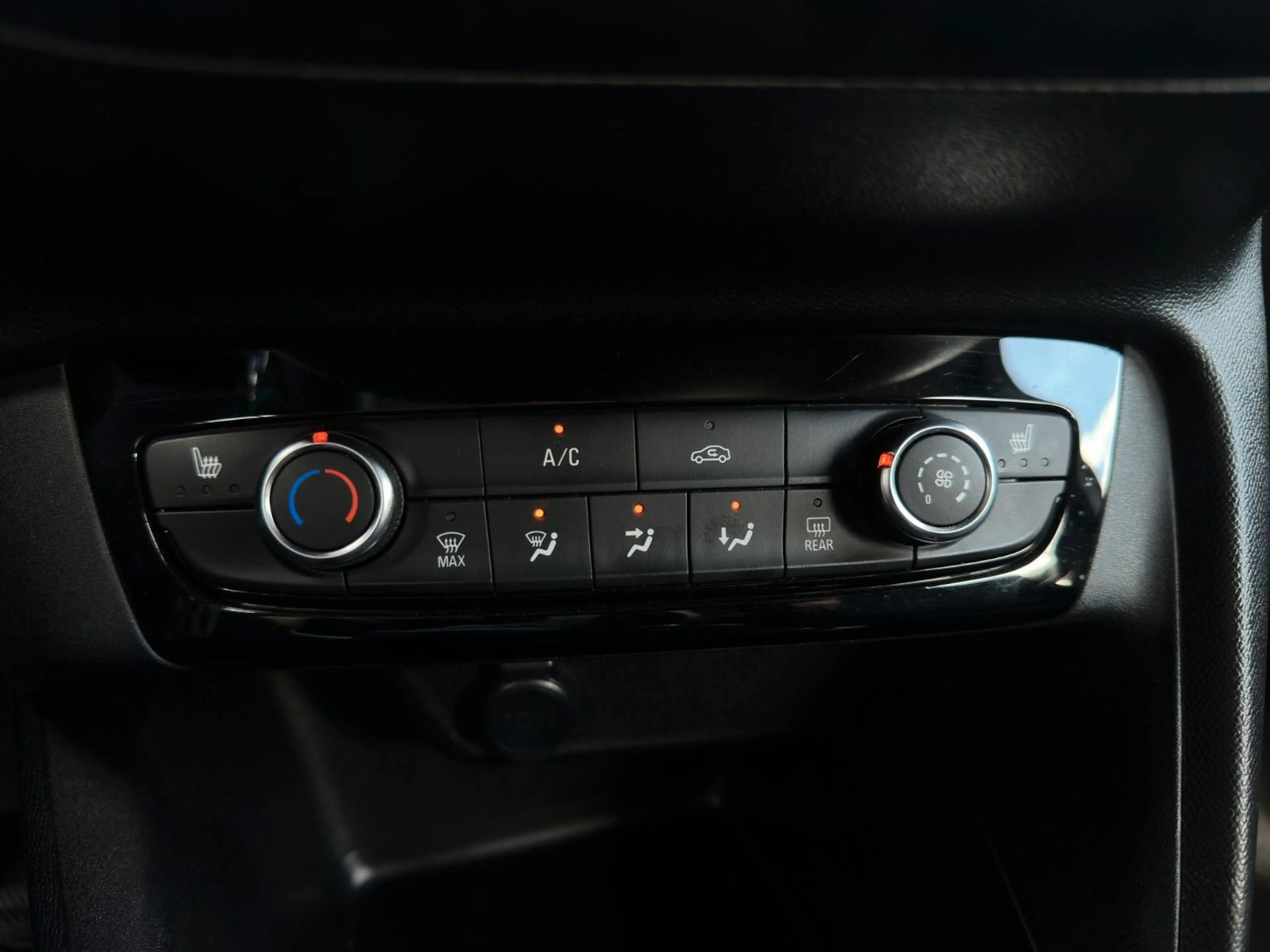 Opel Corsa F 1.2"Edition" Sitzheizung/Garantie/1-Hand — photo 14