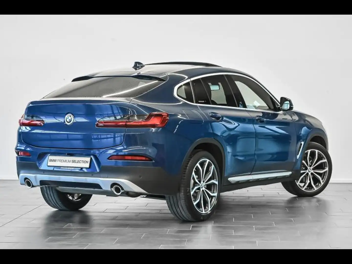 BMW X4 xDrive20i xLine Blauw - 2