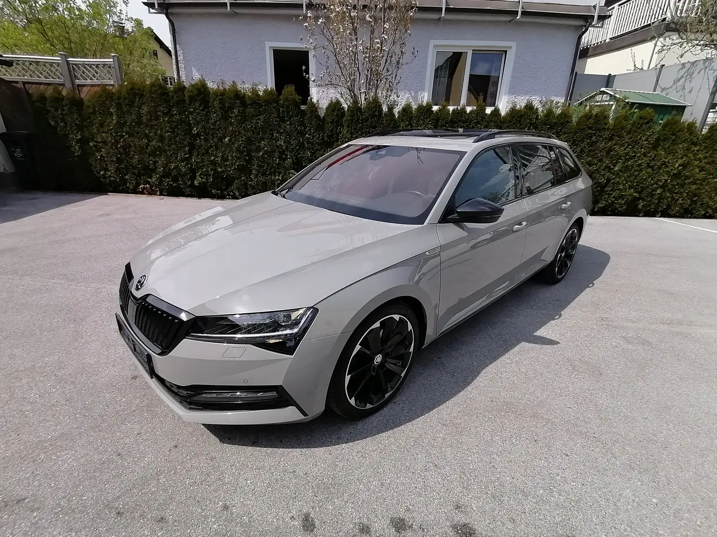 Skoda Superb Superb Kombi 2,0 TDI Sportline DSG - CANTON Sound Grau - 1