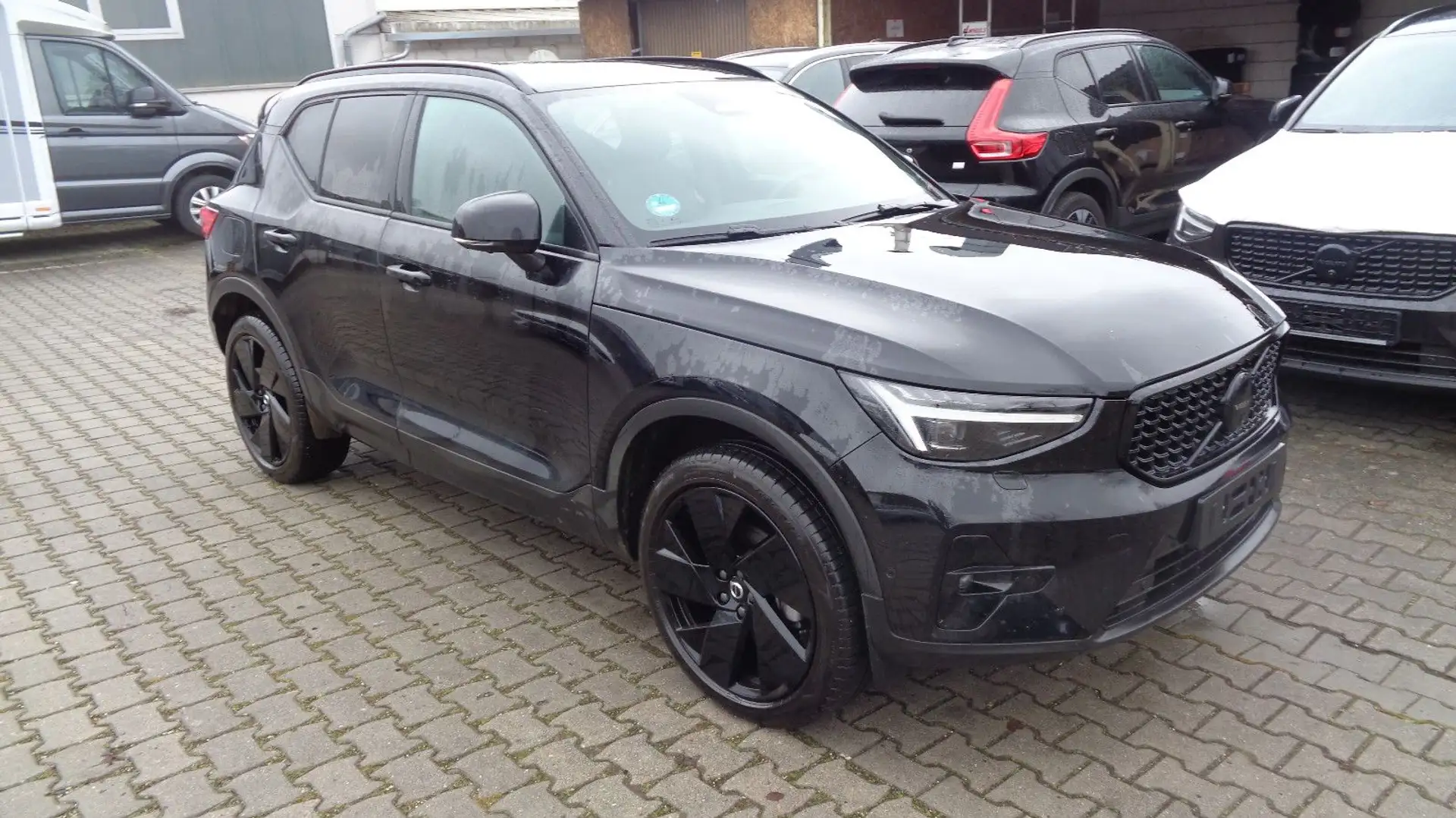 Volvo XC40 Plus Black Edition*ACC*BLIS*360°*MATRIX-LED Schwarz - 2