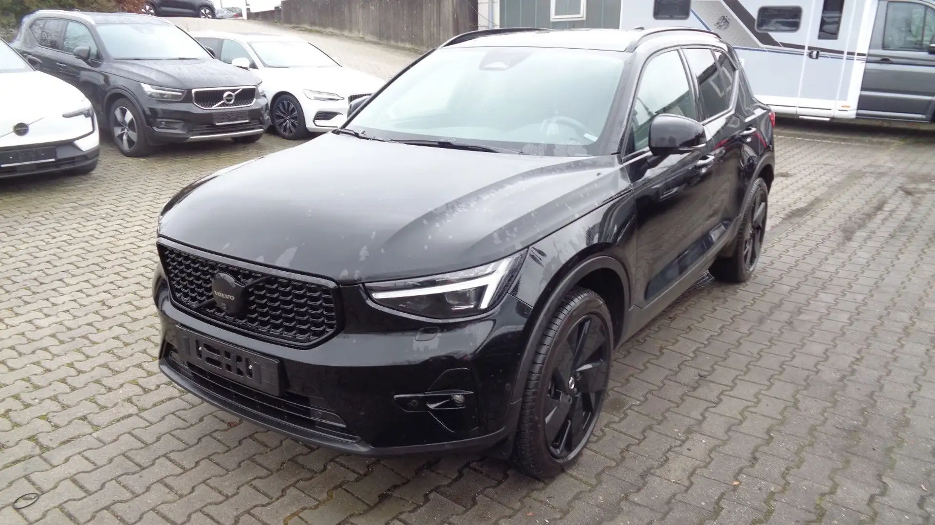 Volvo XC40 Plus Black Edition*ACC*BLIS*360°*MATRIX-LED Schwarz - 1