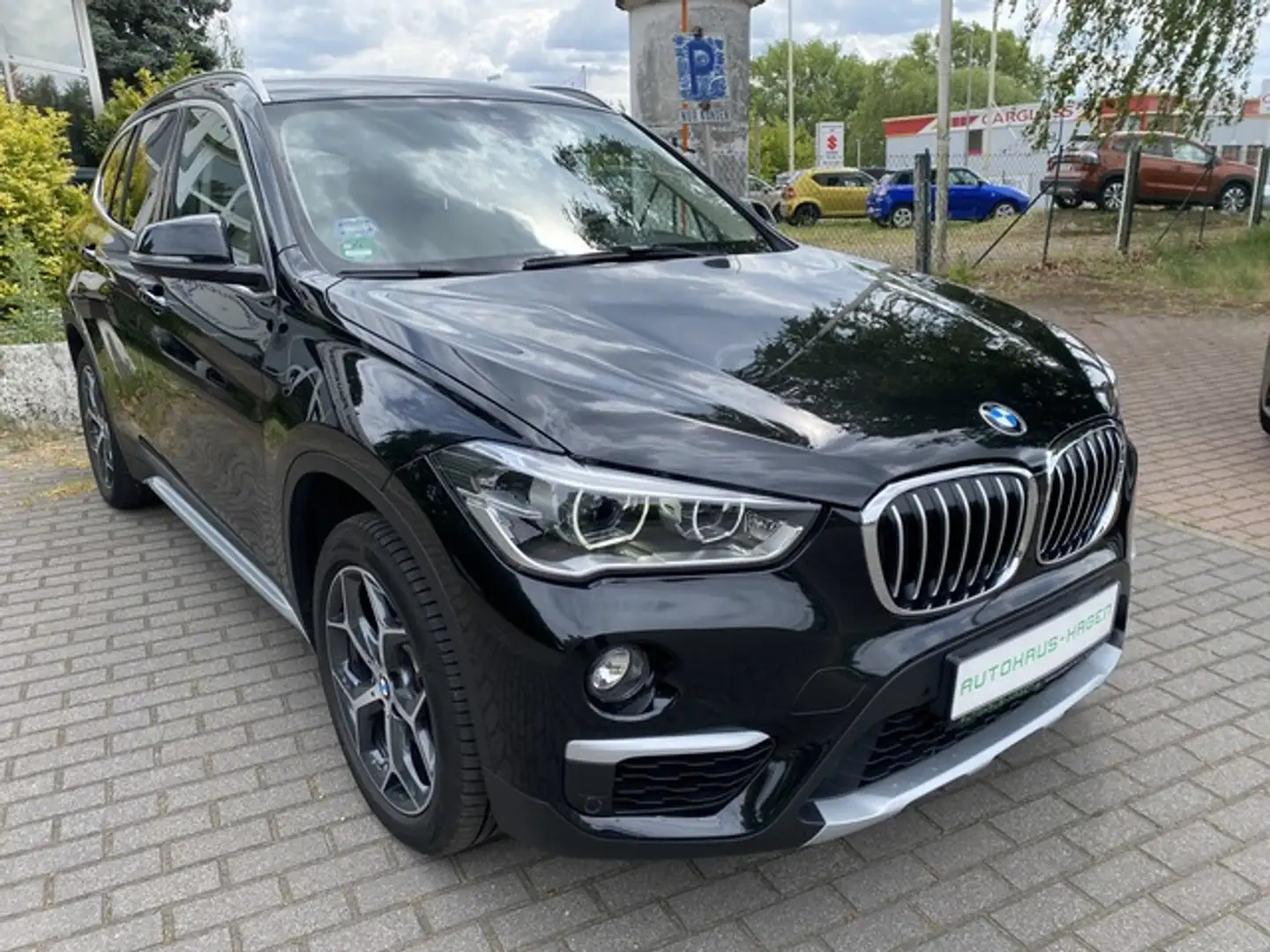 BMW X1 sDrive18i xLine Aut. 1.Hand SH Schwarz - 2