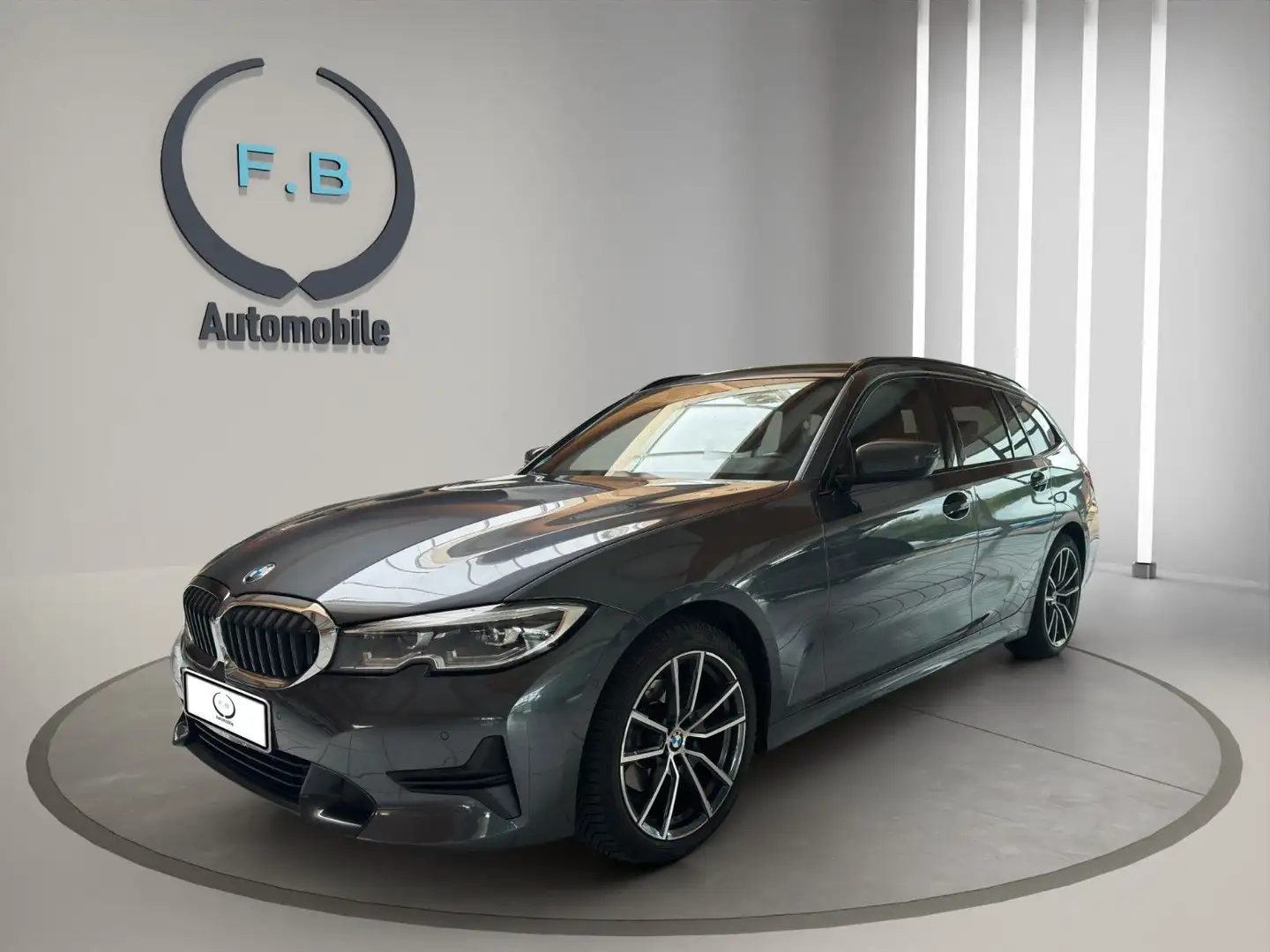 BMW 320 d Sport Line/RFK/PDC/UVM Gris - 2