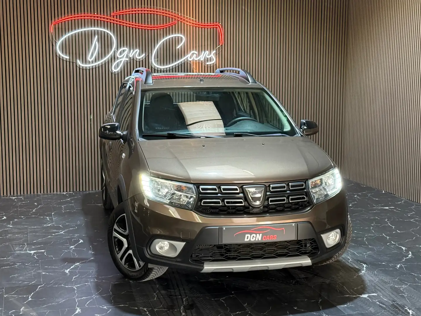 Dacia Sandero Stepway 0.9 TCe Plus (EU6.2) Bruin - 2