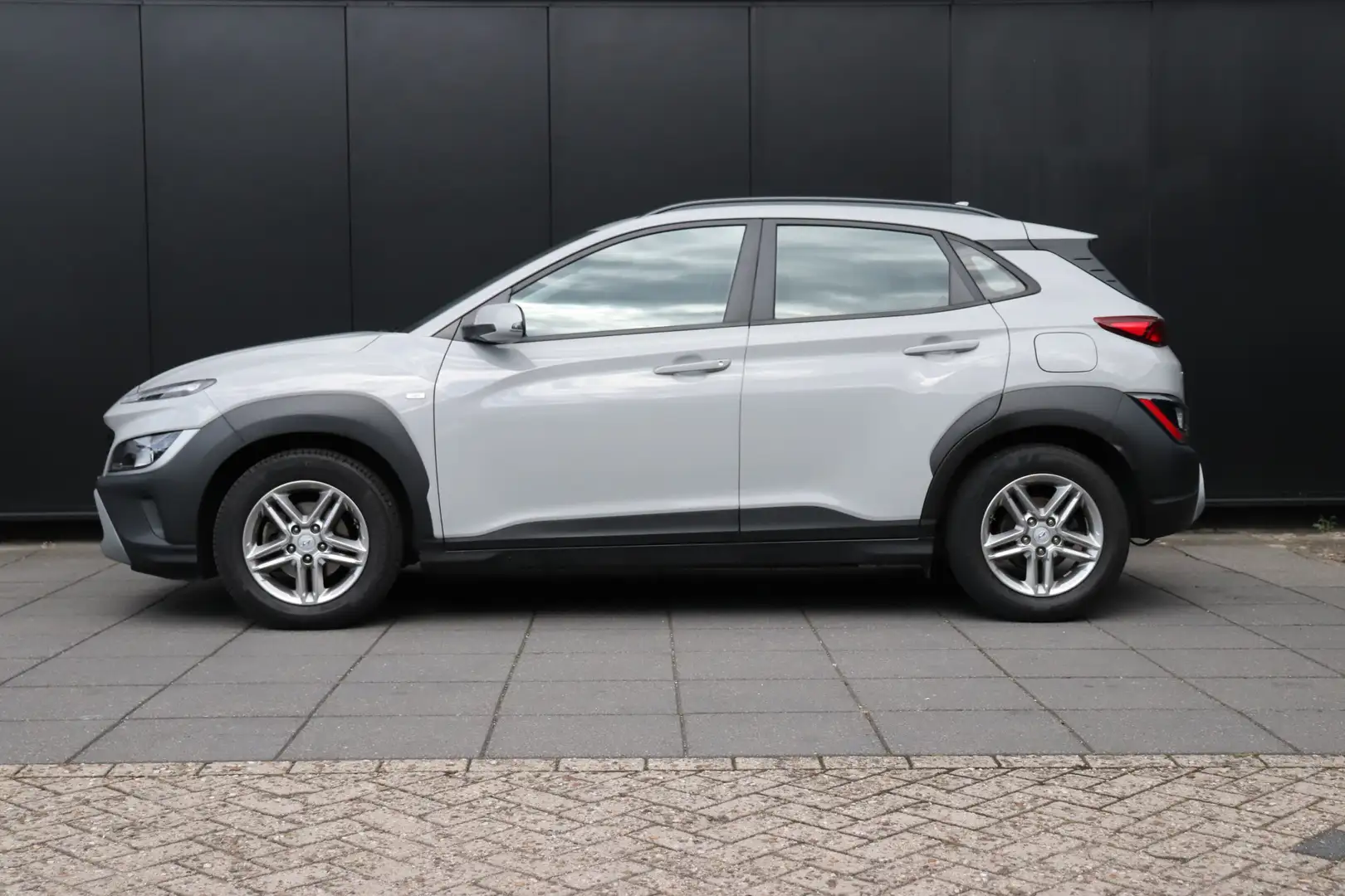 Hyundai KONA 1.0 T-GDI Comfort Smart | NAVI | CAMERA | APPLE CA Grijs - 2