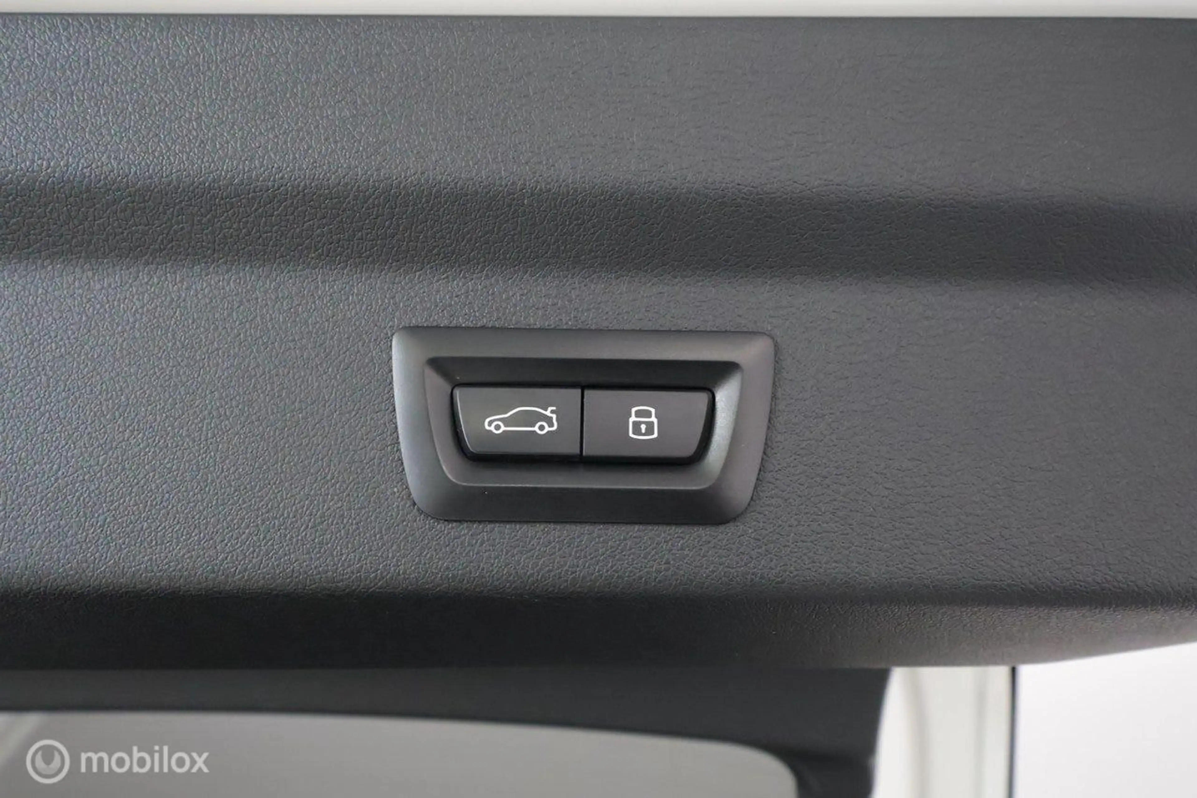 BMW iX2 xDrive30 67 kWh M-Sport, pano, HUD, trekhaak — photo 29
