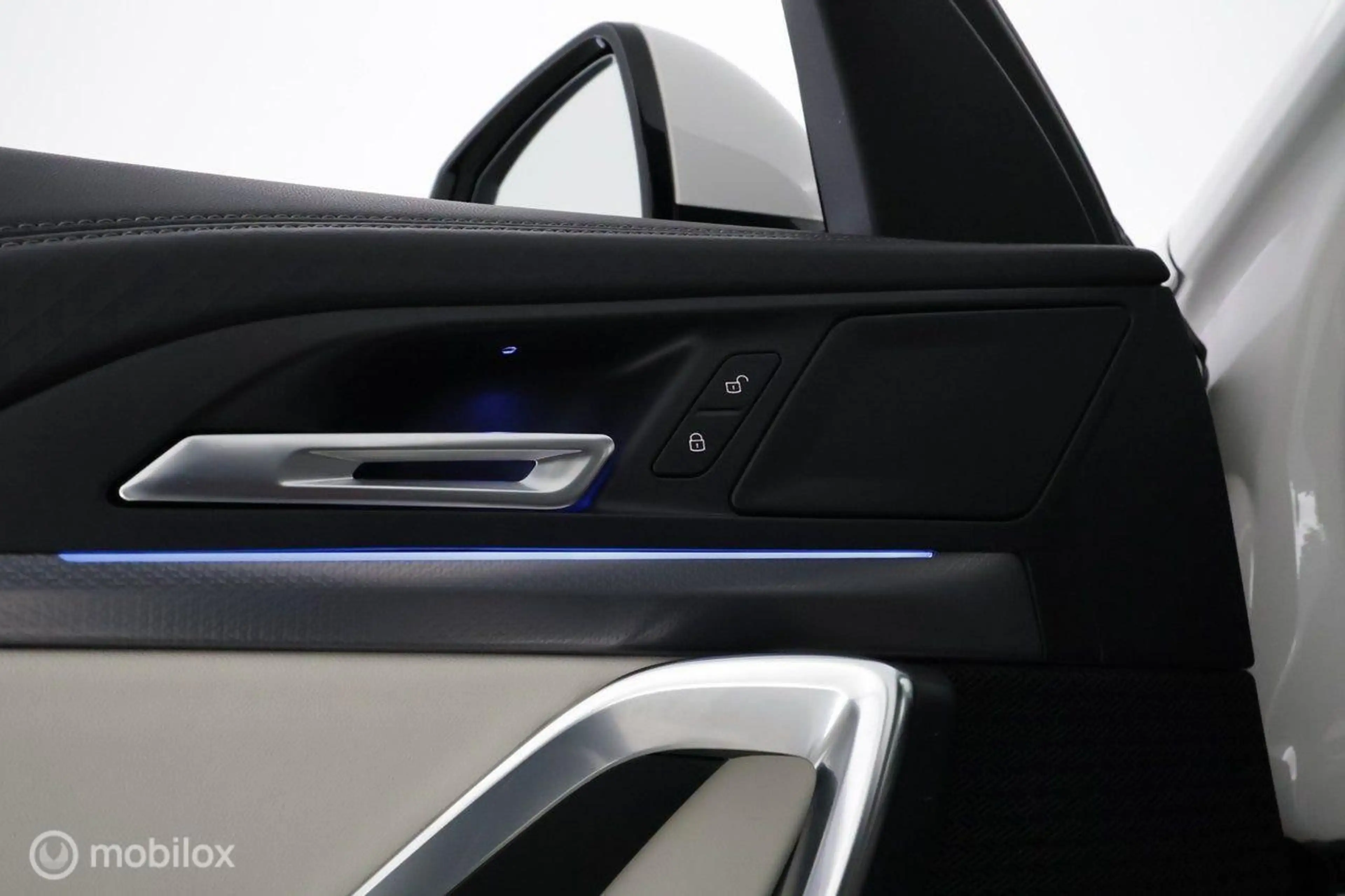 BMW iX2 xDrive30 67 kWh M-Sport, pano, HUD, trekhaak — photo 27