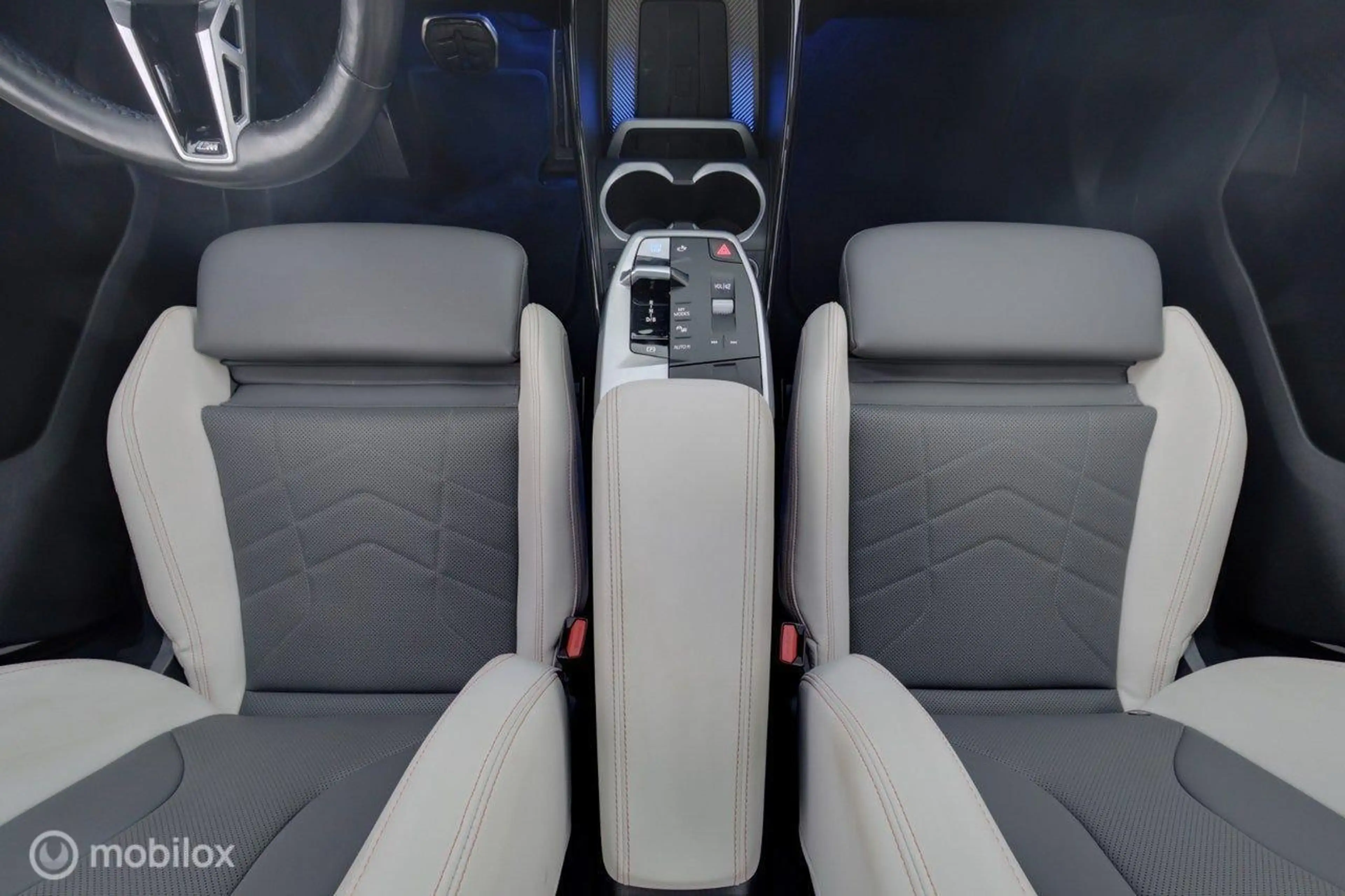 BMW iX2 xDrive30 67 kWh M-Sport, pano, HUD, trekhaak — photo 14