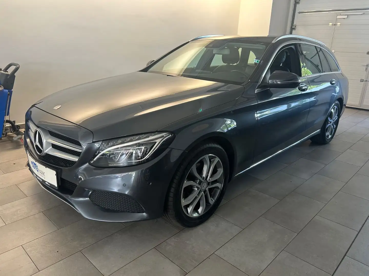 Mercedes-Benz C 180 T CGI *Burmester *LED * Grau - 1